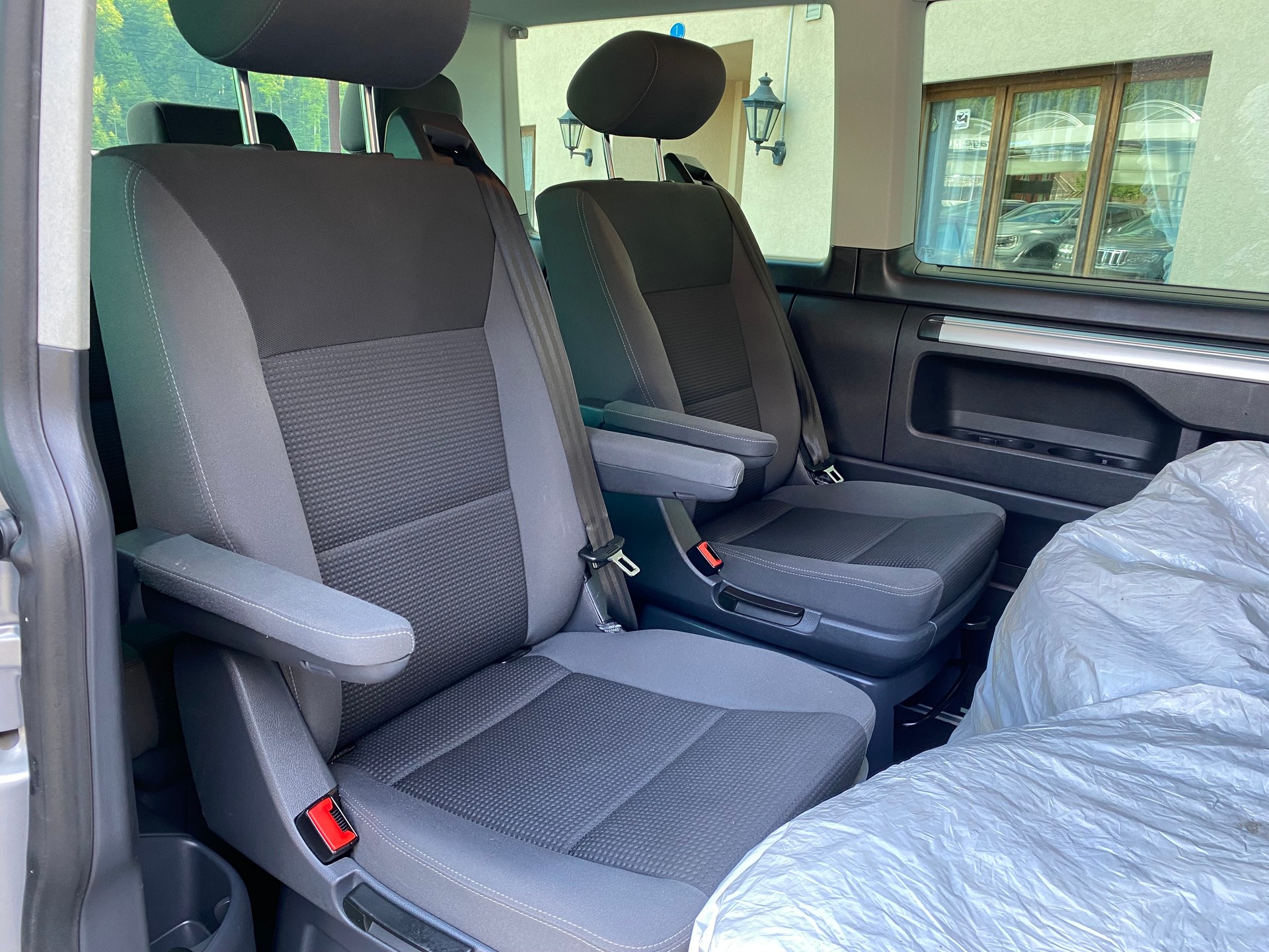 VW T5 Multivan 2.0 TDI CR Spezial 4Motion-image-6
