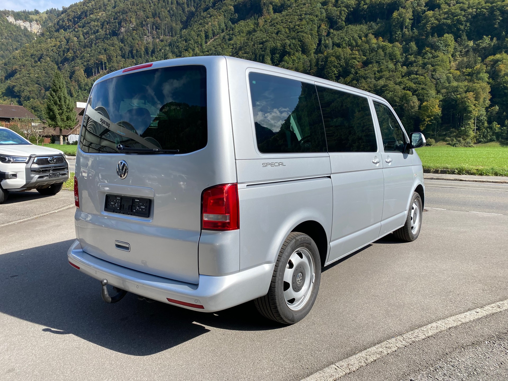VW T5 Multivan 2.0 TDI CR Spezial 4Motion-image-10