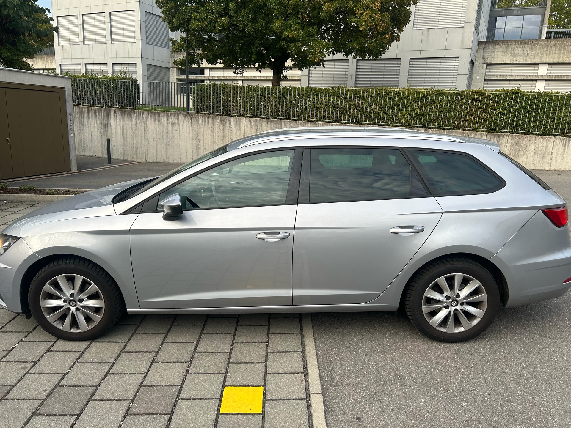 SEAT 1.6 TDI 115 Style DSG-image-1
