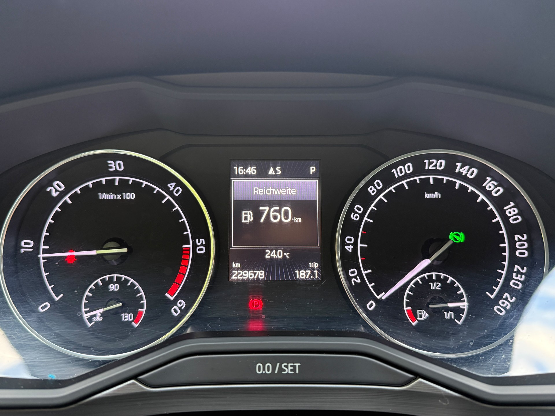 SKODA Superb Combi 2.0 TDi Ambition 4x4 DSG-image-11