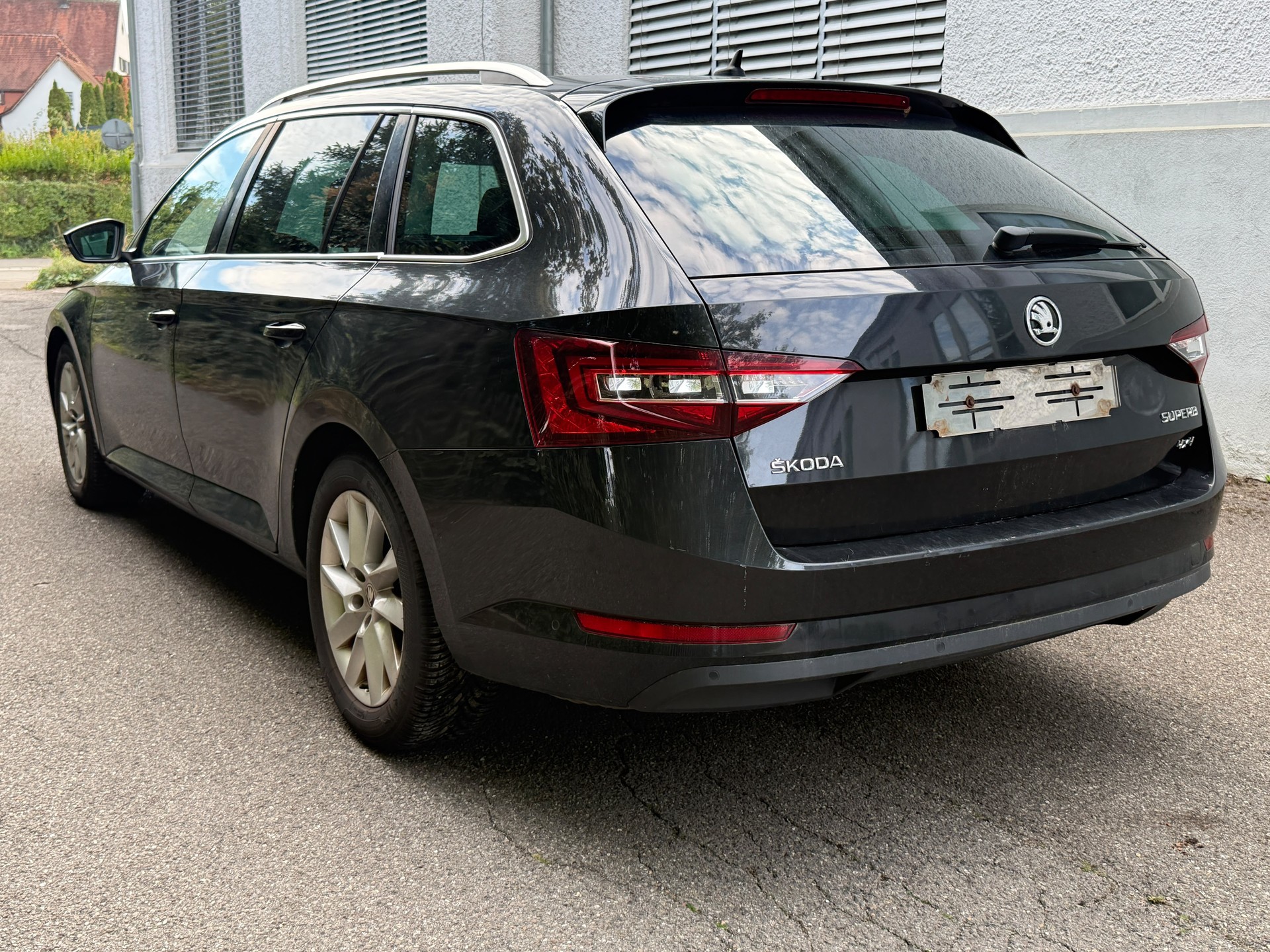 SKODA Superb Combi 2.0 TDi Ambition 4x4 DSG-image-4