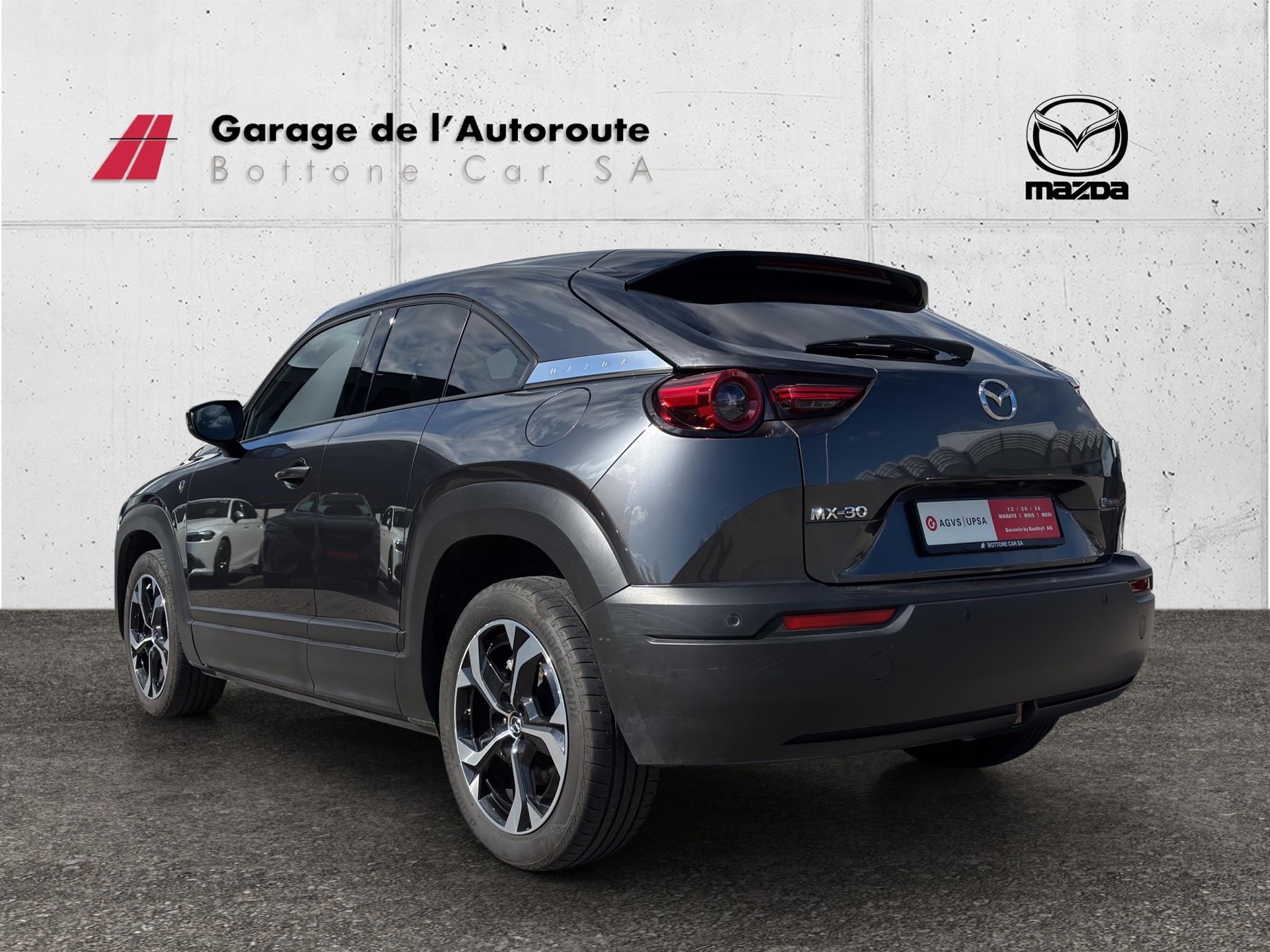 MAZDA e-Skyactiv R-EV Advantage-showroom-element-1