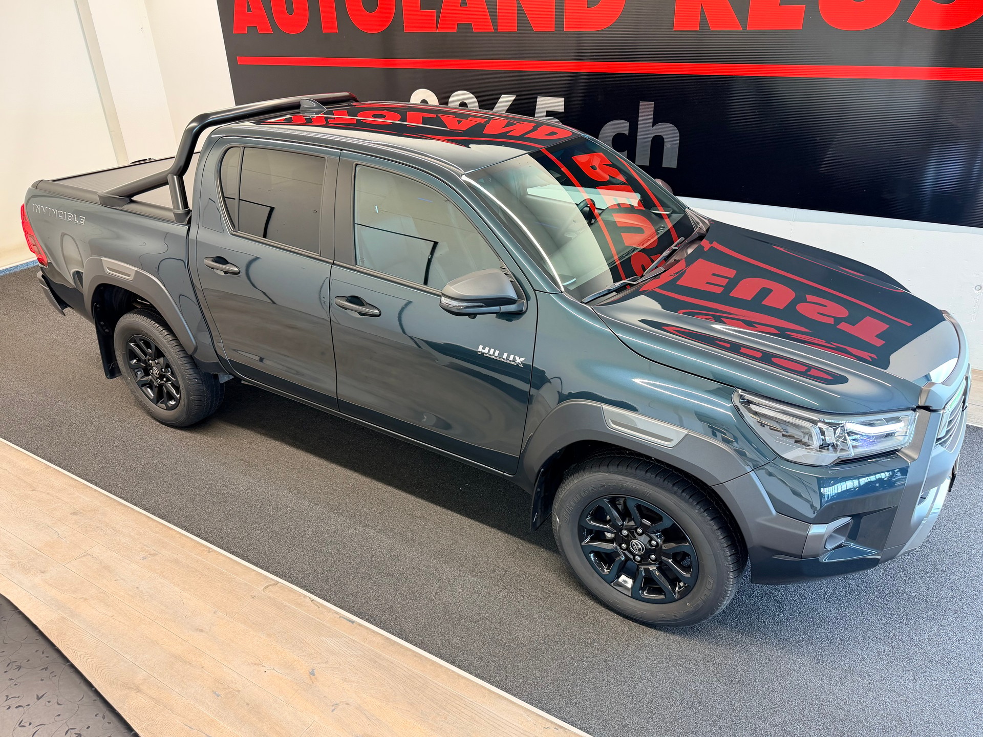 TOYOTA Hilux 2.8d MHEV Invincible Double Cab 4x4-image-4