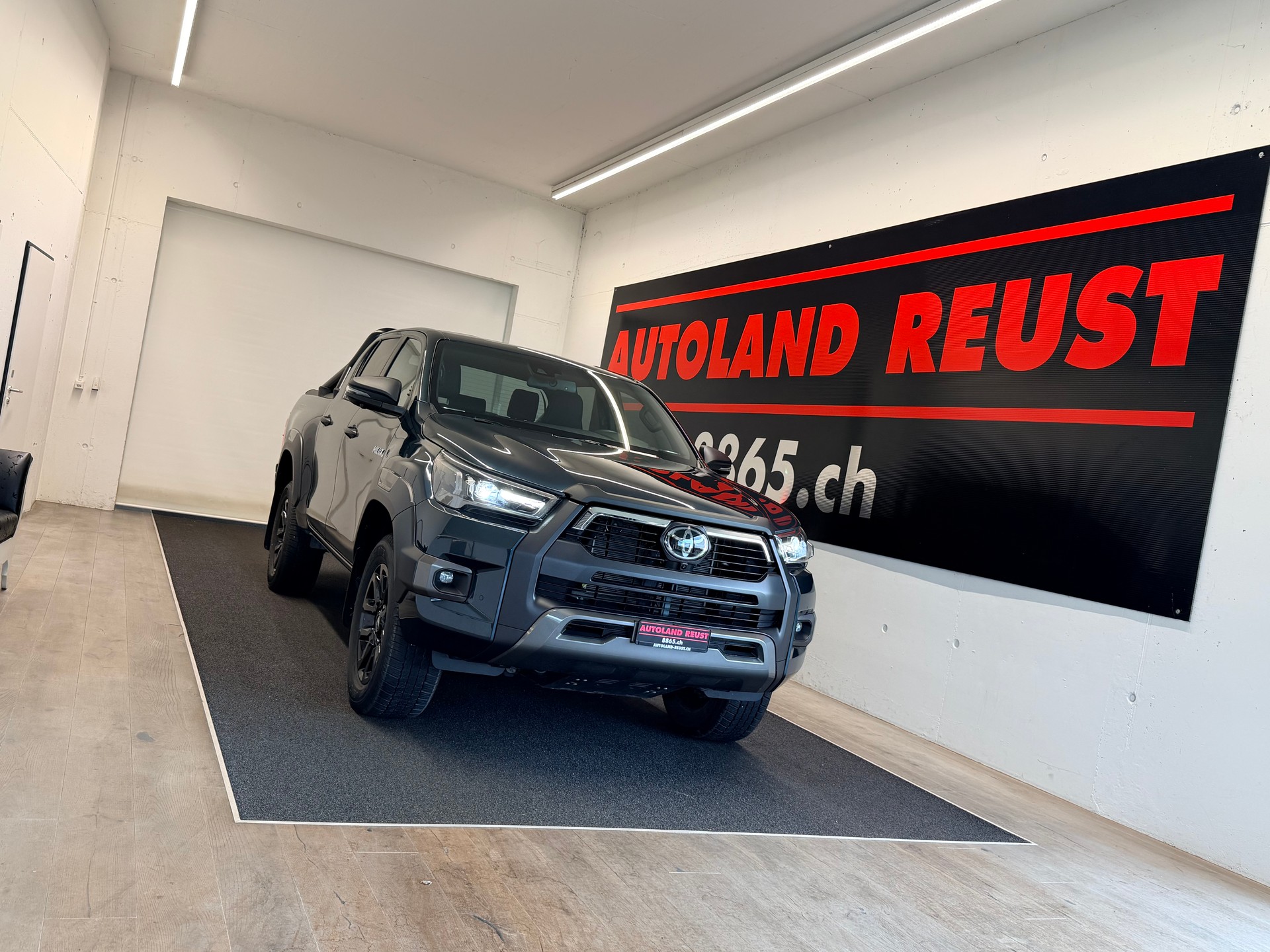 TOYOTA Hilux 2.8d MHEV Invincible Double Cab 4x4
