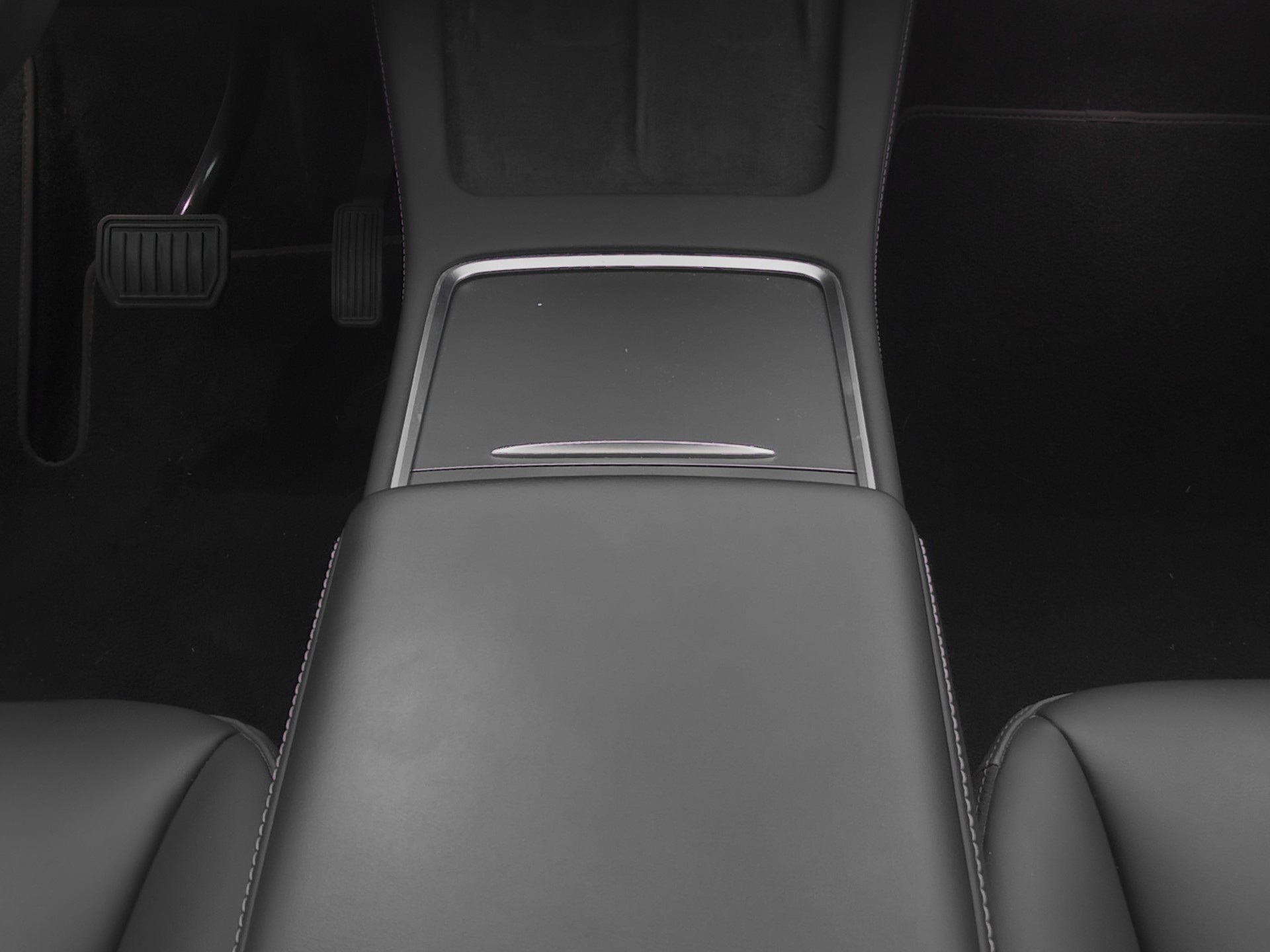 TESLA Model Y Long Range-image-7