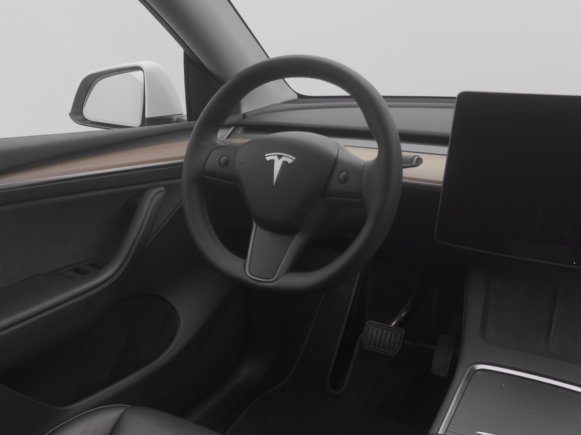 TESLA Model Y Long Range-image-5