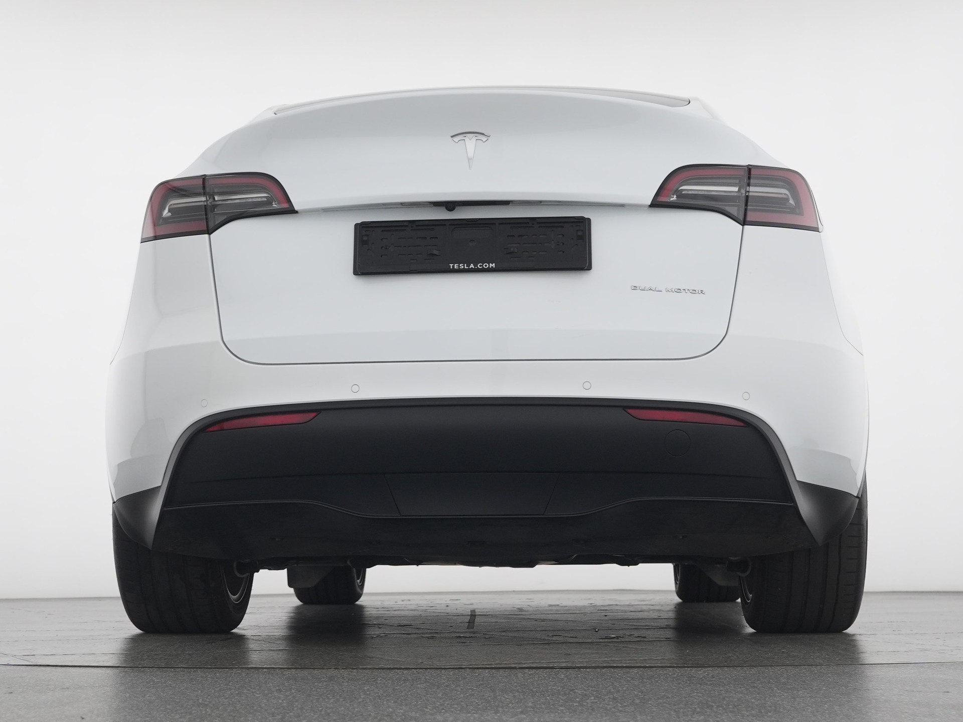 TESLA Model Y Long Range-image-3