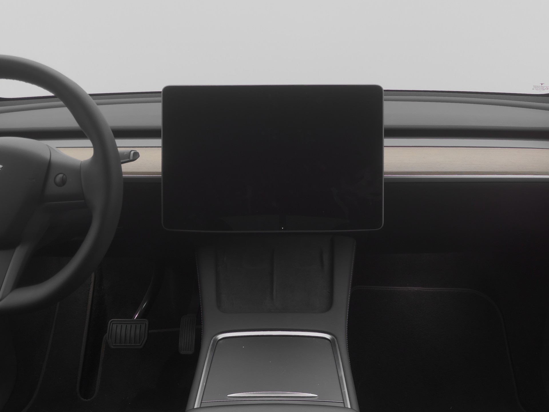 TESLA Model Y Long Range-image-9