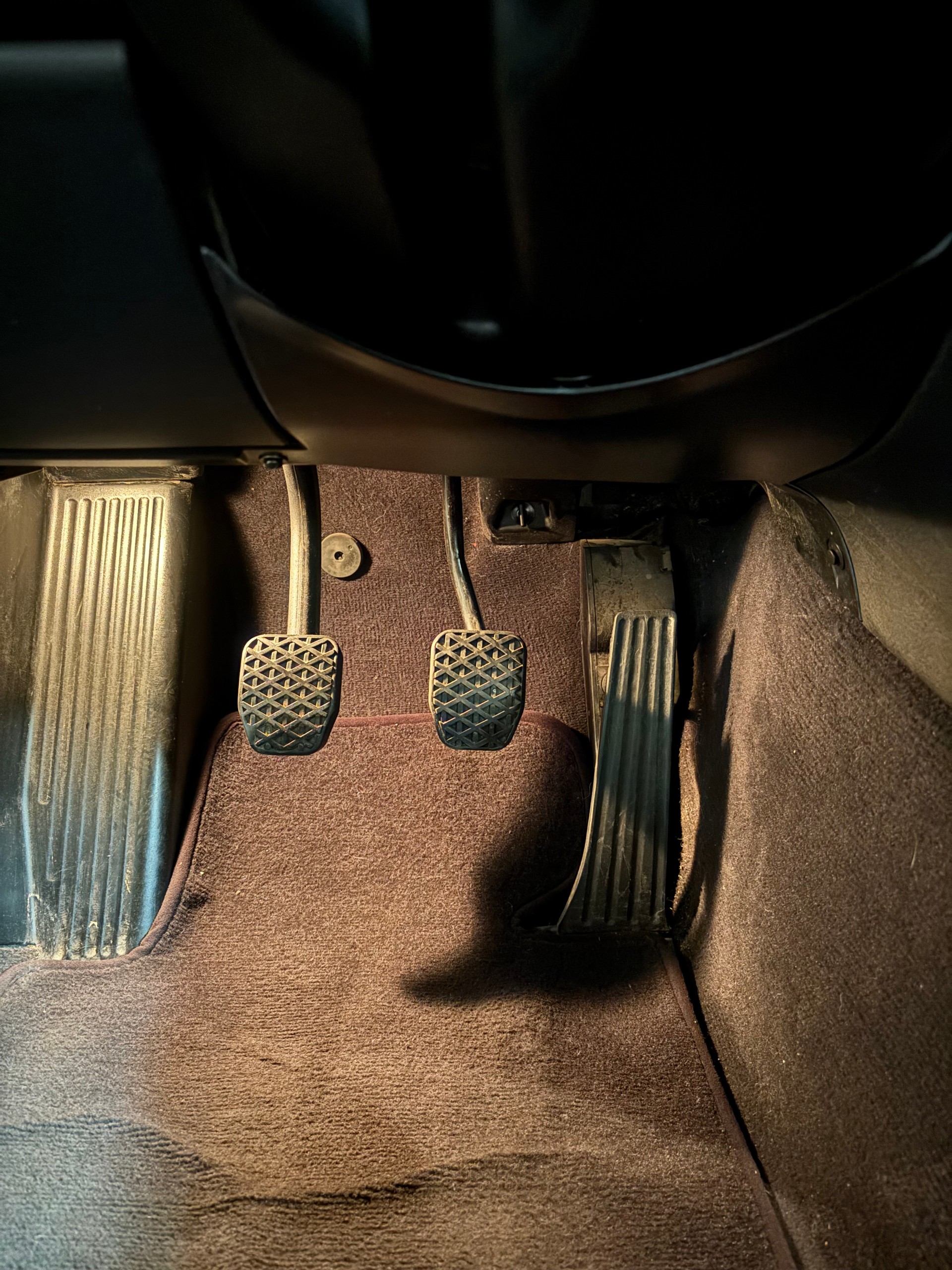 BMW 320i-image-15