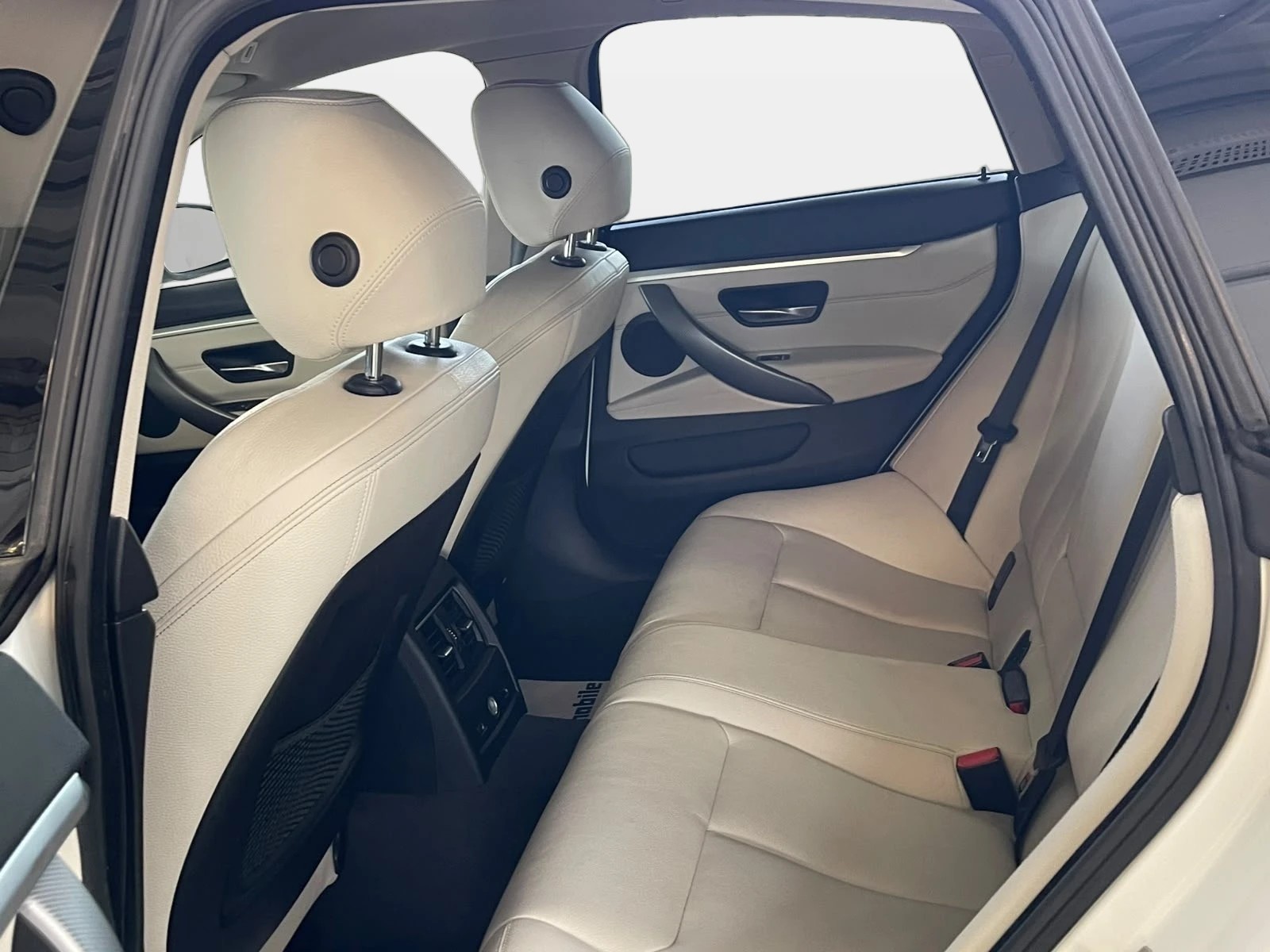 BMW 440i Gran Coupé xDrive Sport Line Steptronic | CH-Auto | Frisch MFK | AHK 1.8t | 5-Sitze | LED-Scheinwerfer-image-9
