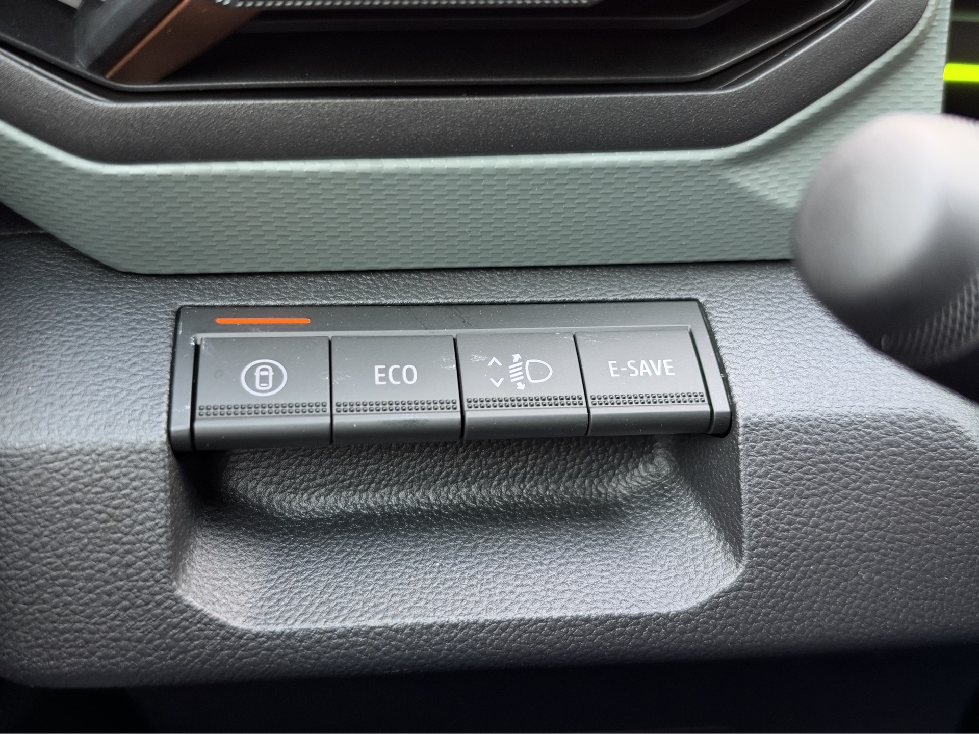 DACIA Duster HEV 140 Extreme TECHNO PAKET Automat-image-22