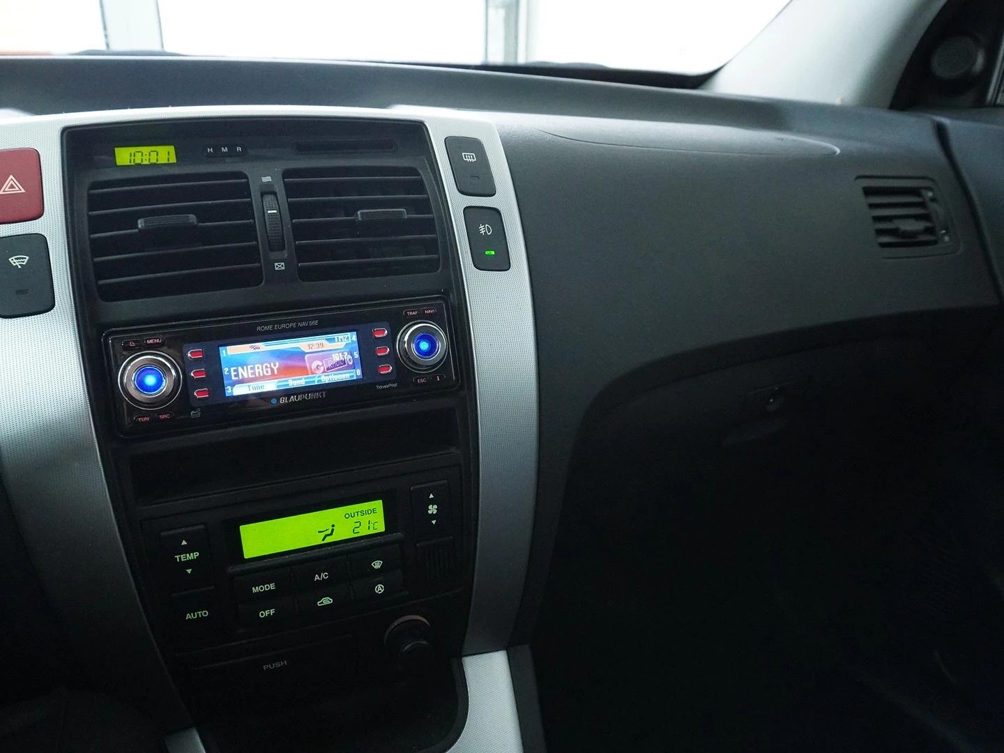HYUNDAI Tucson 2.0 Premium 4WD-image-6