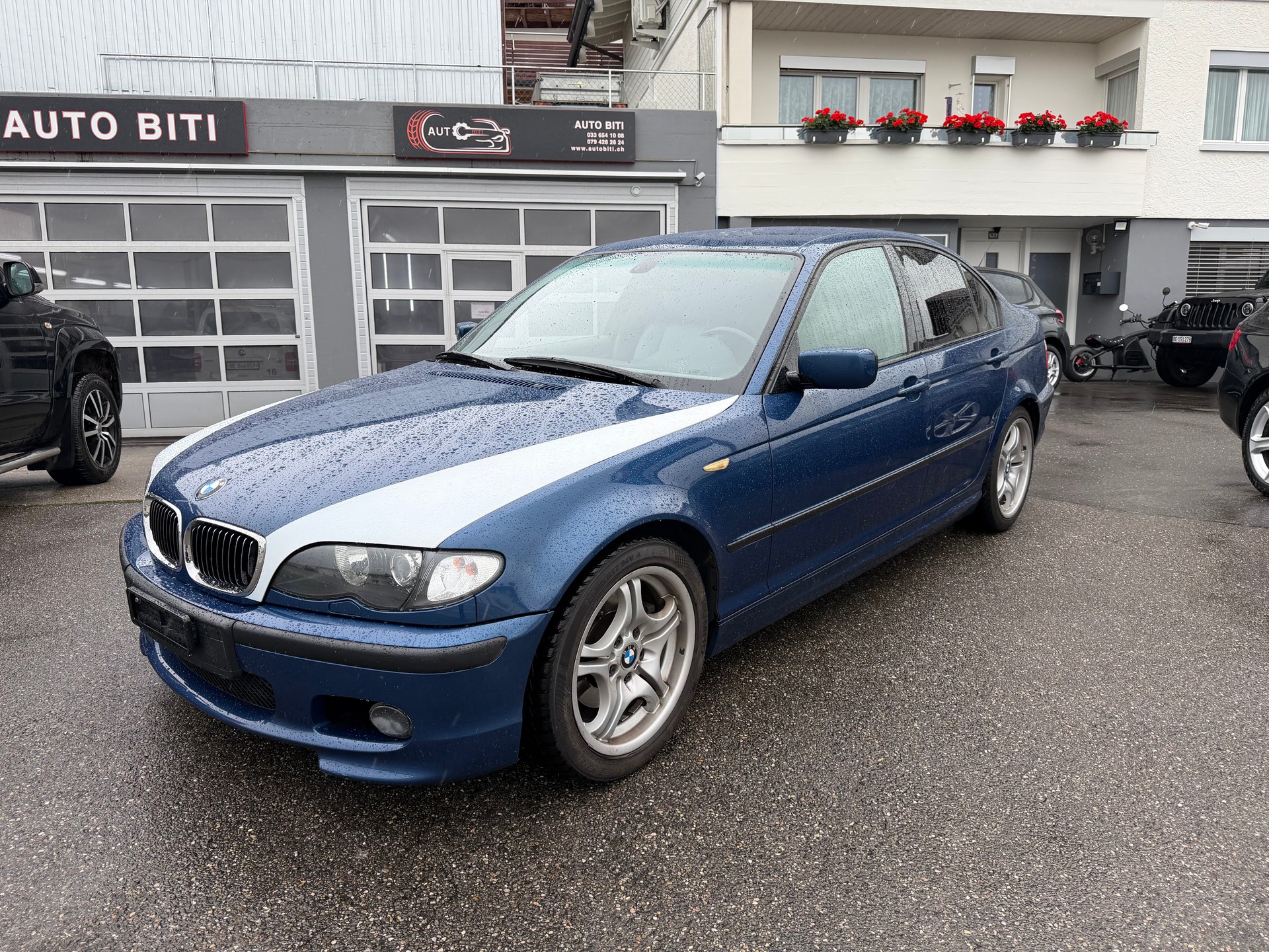 BMW 325i-image-0