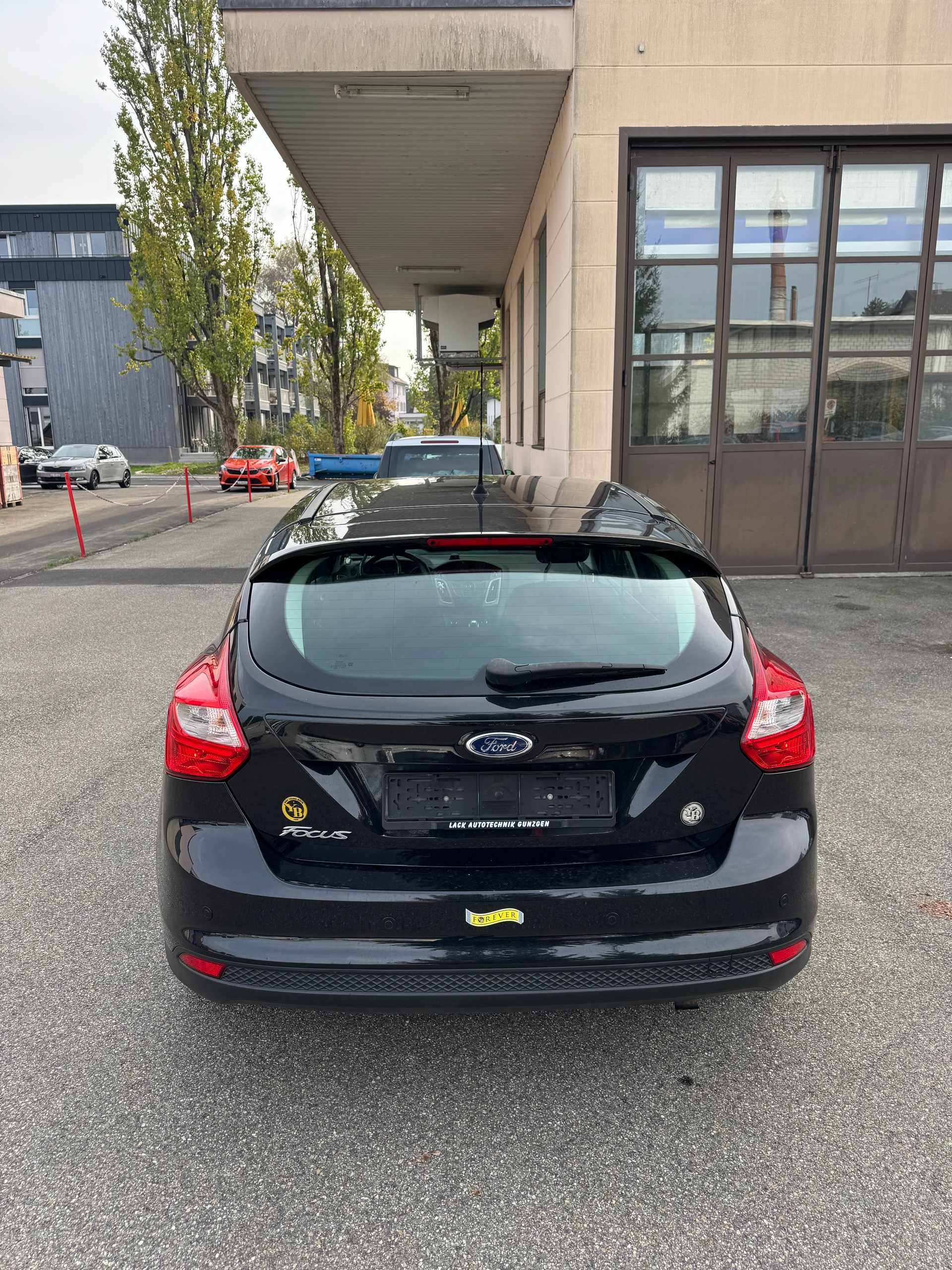 FORD Focus 1.6i VCT Trend PowerShift-image-5