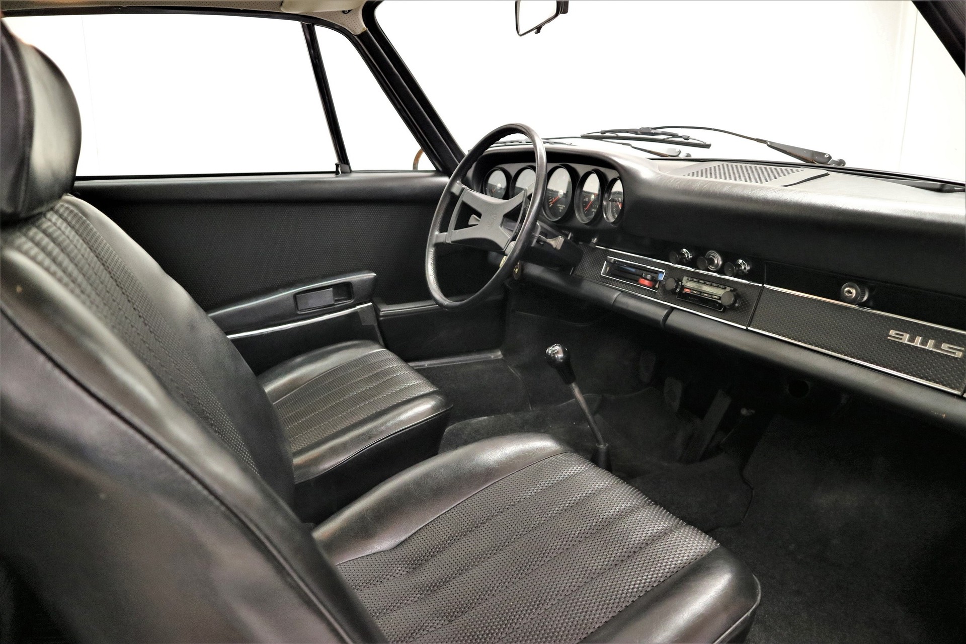 PORSCHE 911 S 2.2-image-6