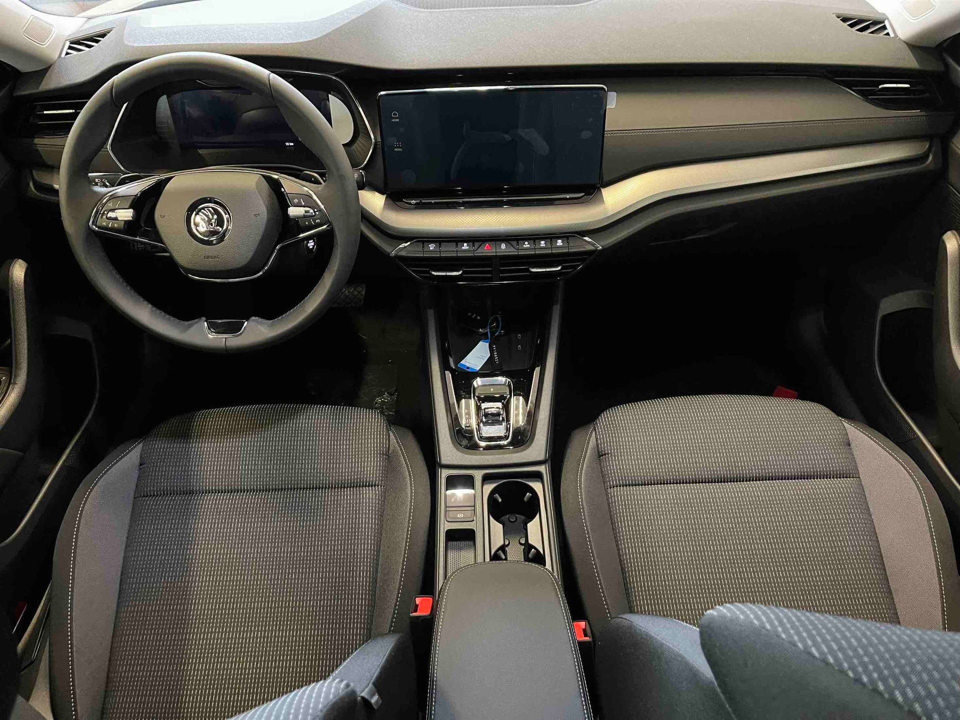 SKODA Octavia Combi 2.0 TDI DSG Ambition-image-7