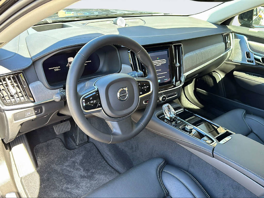 VOLVO S90 2.0 T8 TE Ultimate Dark eAWD-image-10