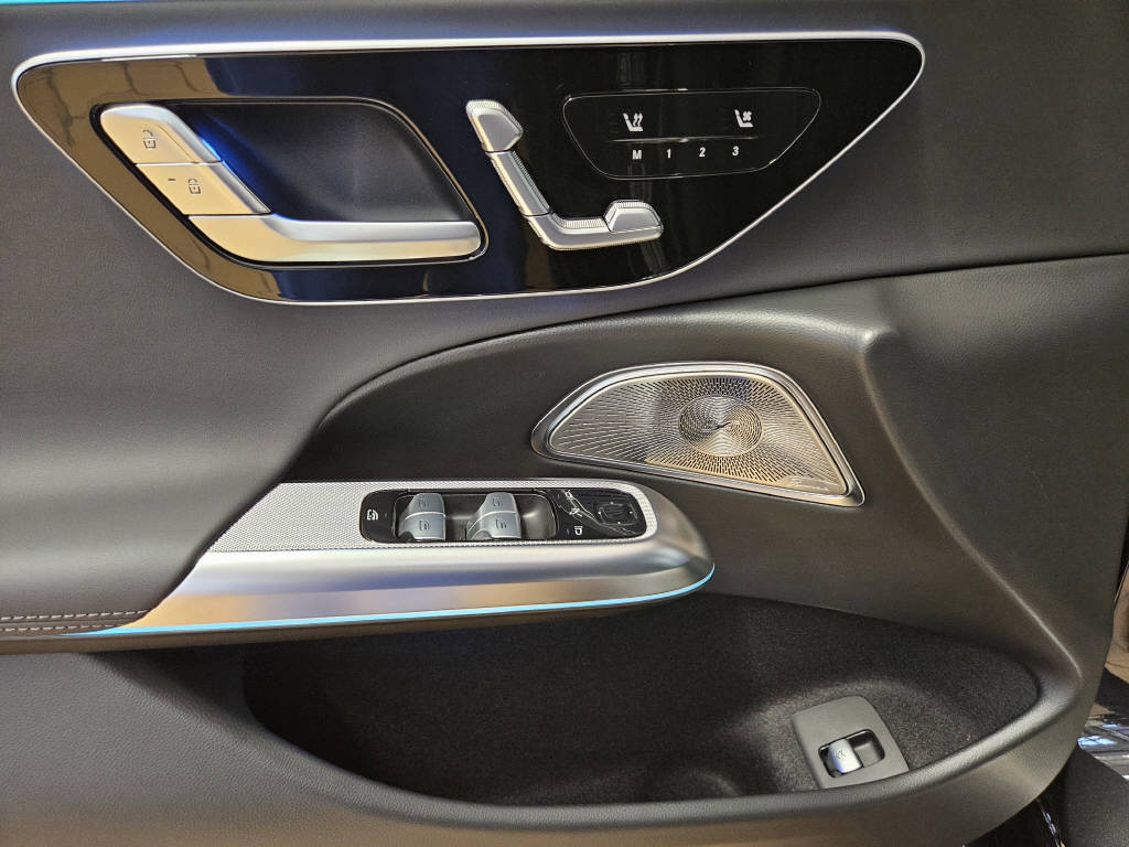 MERCEDES-BENZ E 450 4Matic AMG Line Kombi-image-8