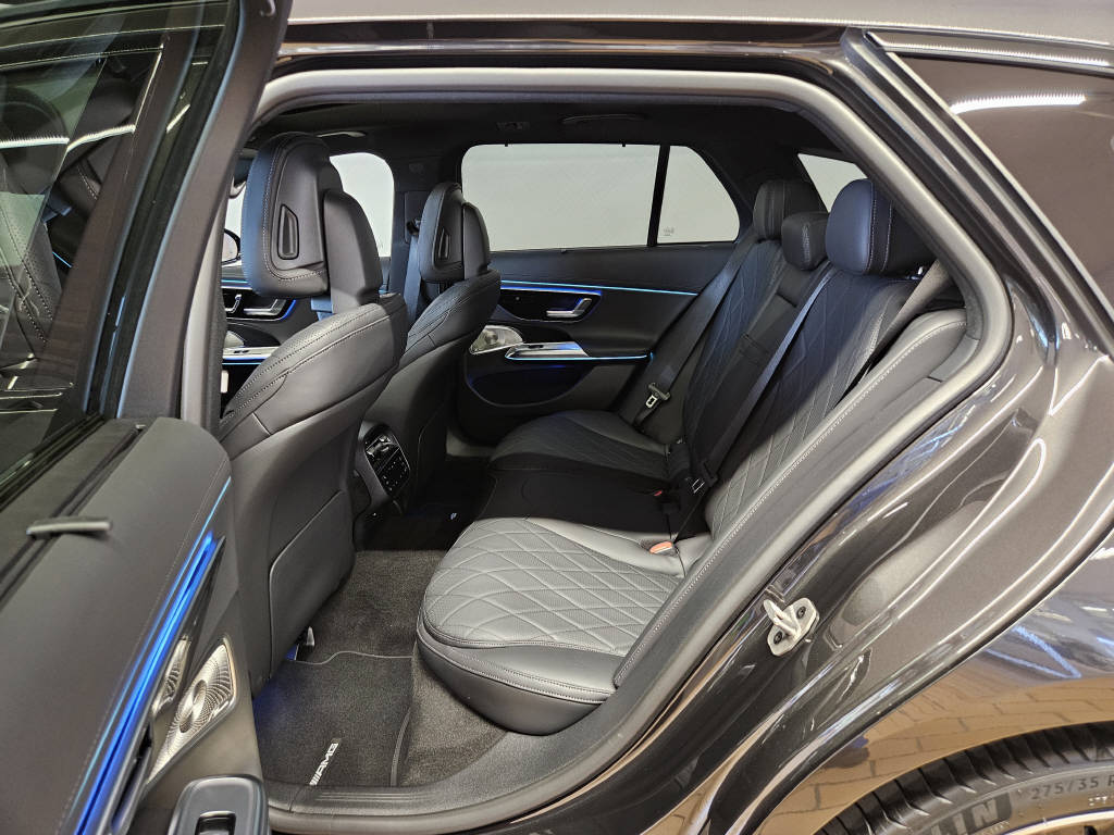 MERCEDES-BENZ E 450 4Matic AMG Line Kombi-image-12