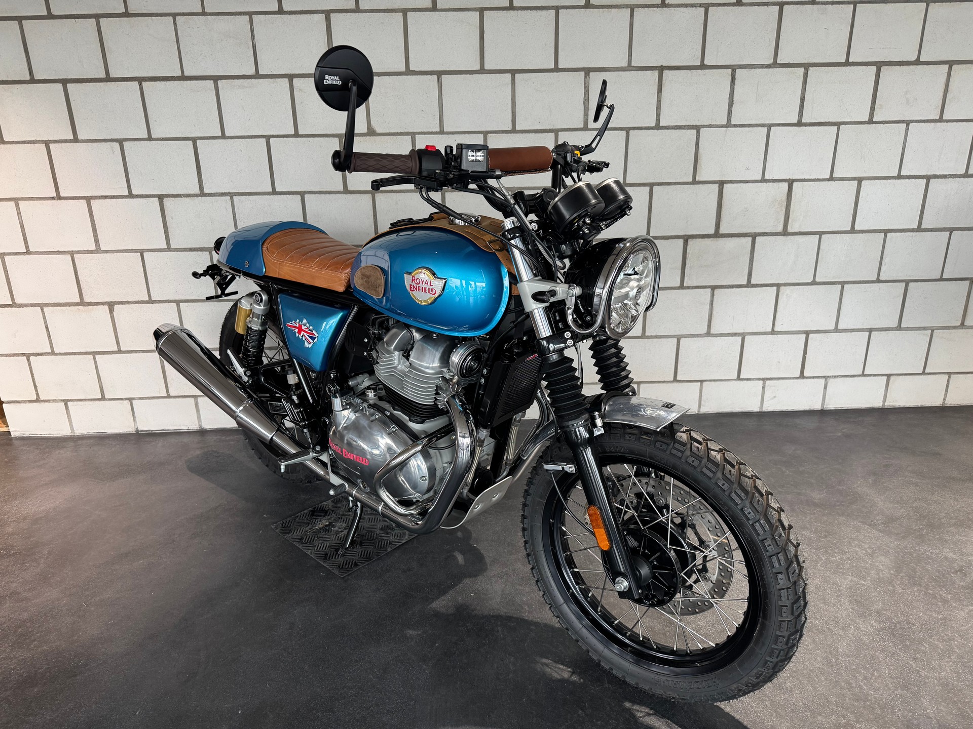 ROYAL ENFIELD Interceptor 650 Custom