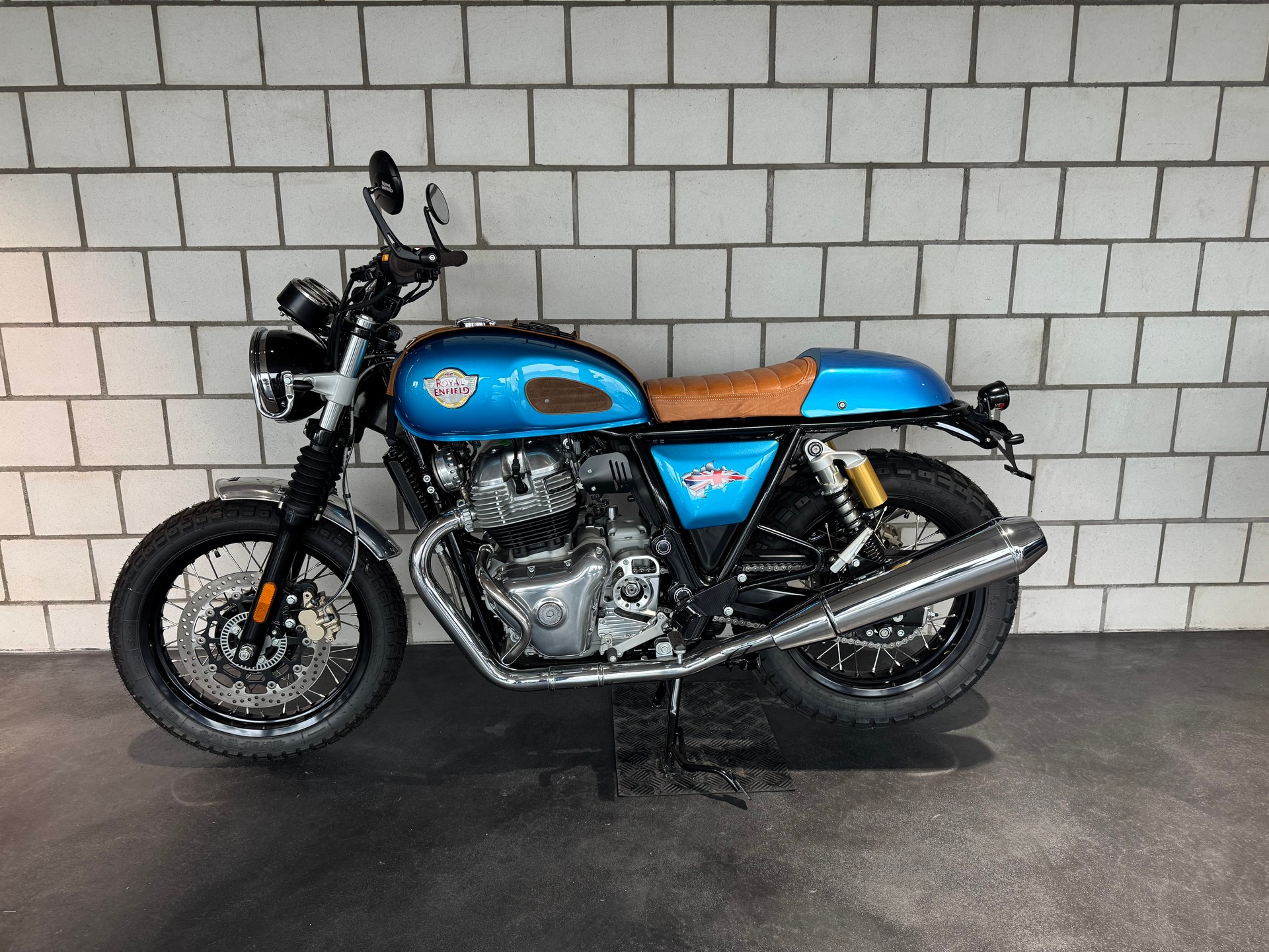 ROYAL ENFIELD Interceptor 650 Custom-showroom-element-3