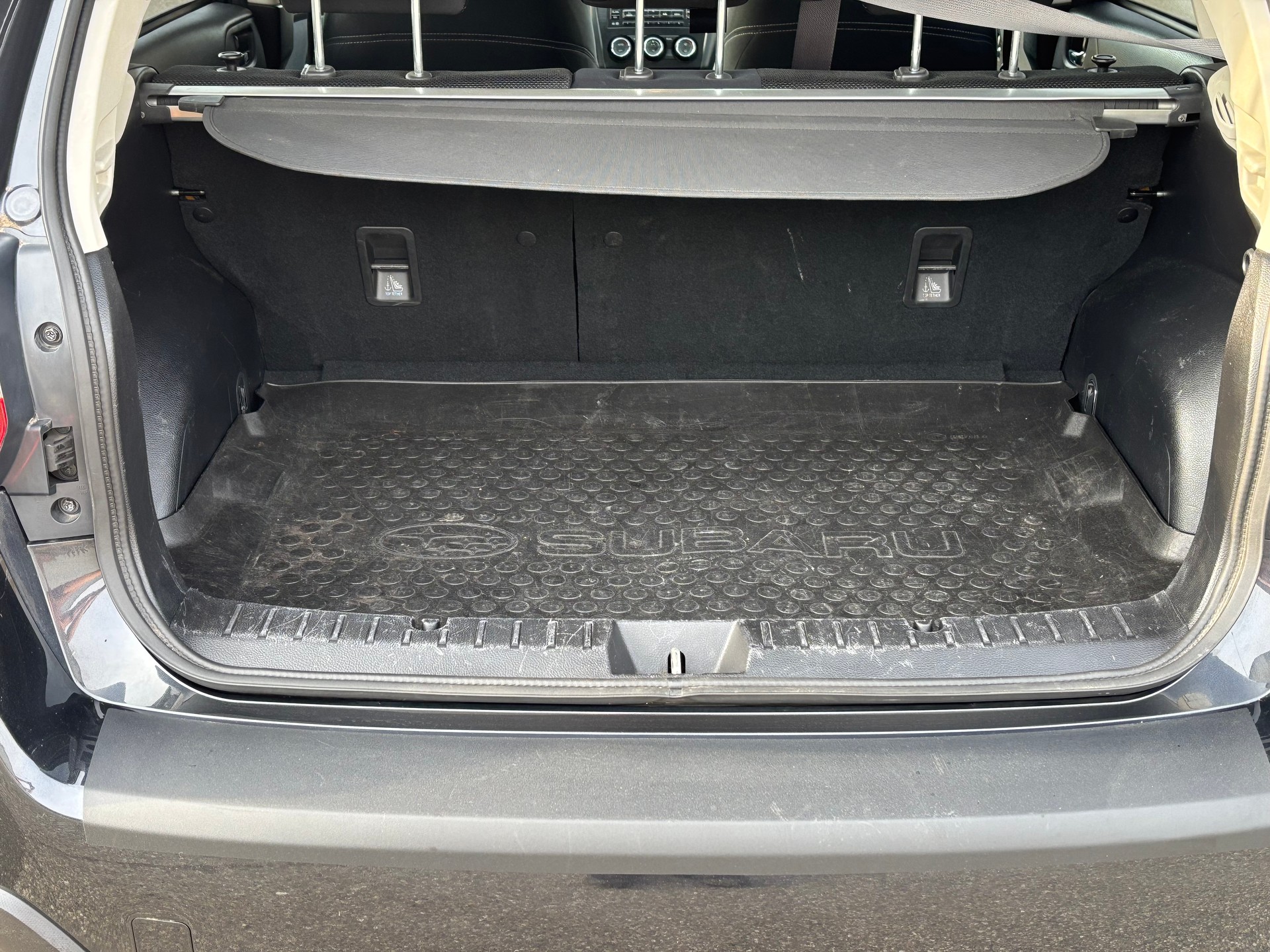 SUBARU XV 2.0D AWD Swiss Two-image-9