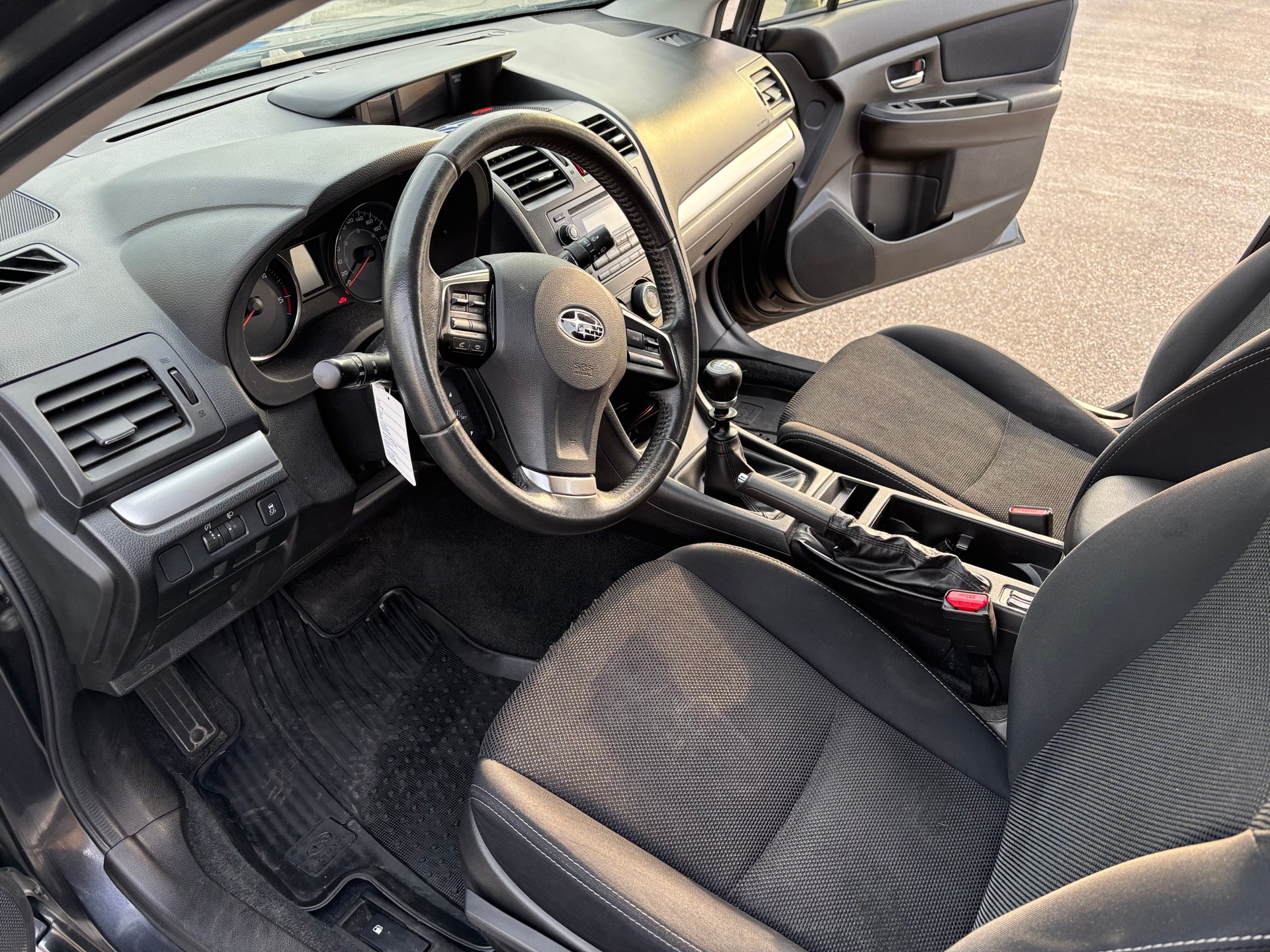 SUBARU XV 2.0D AWD Swiss Two-image-10