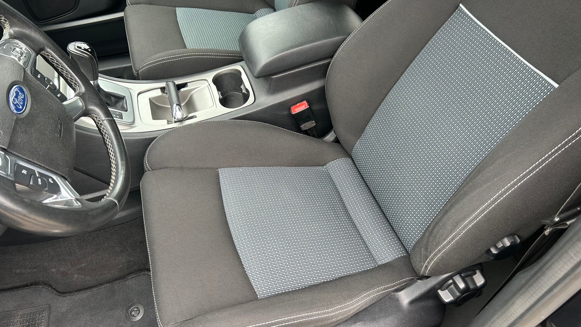 FORD S-Max 2.0 TDCi KNIE-Edition PowerShift-image-3