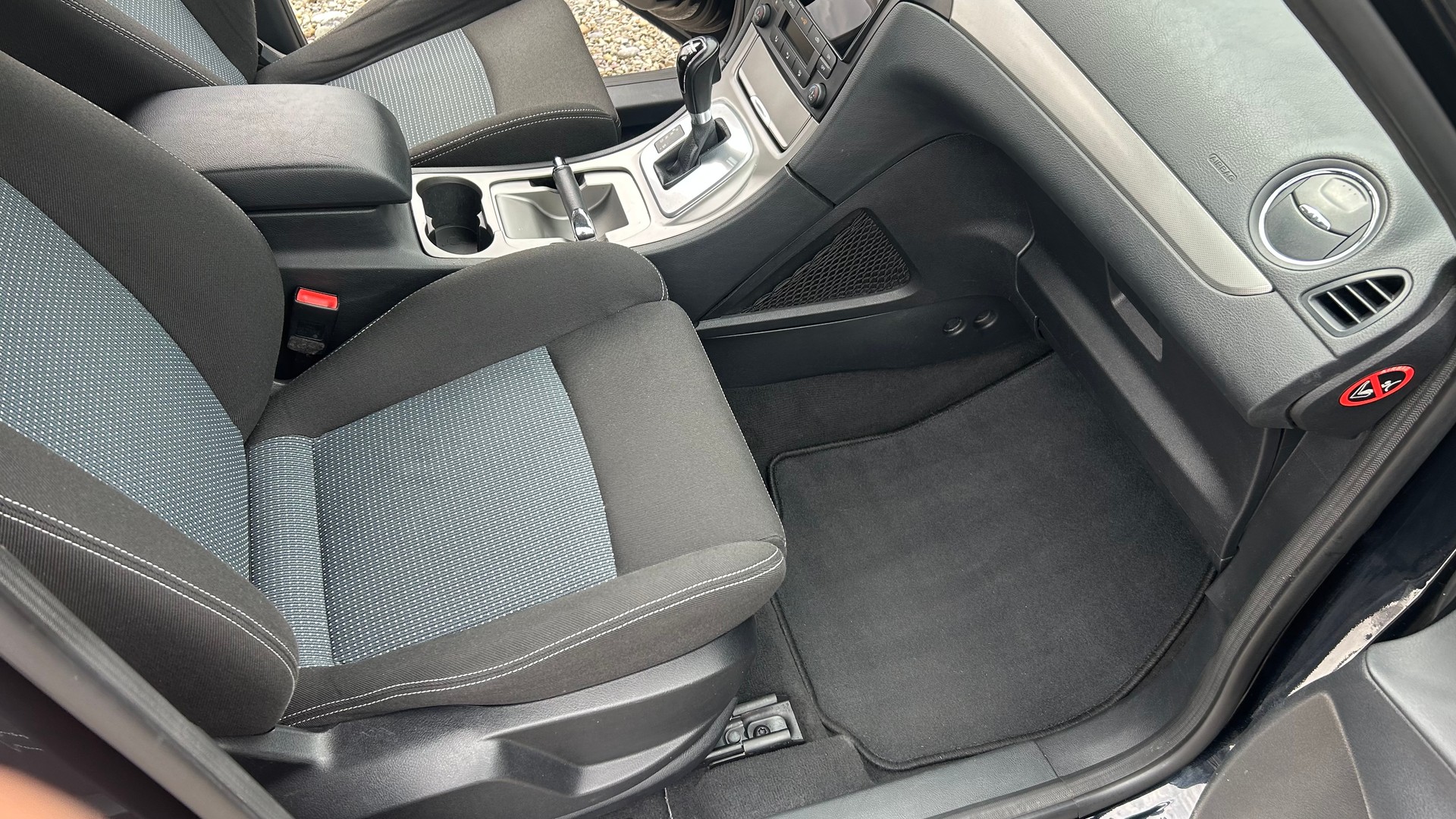 FORD S-Max 2.0 TDCi KNIE-Edition PowerShift-image-9