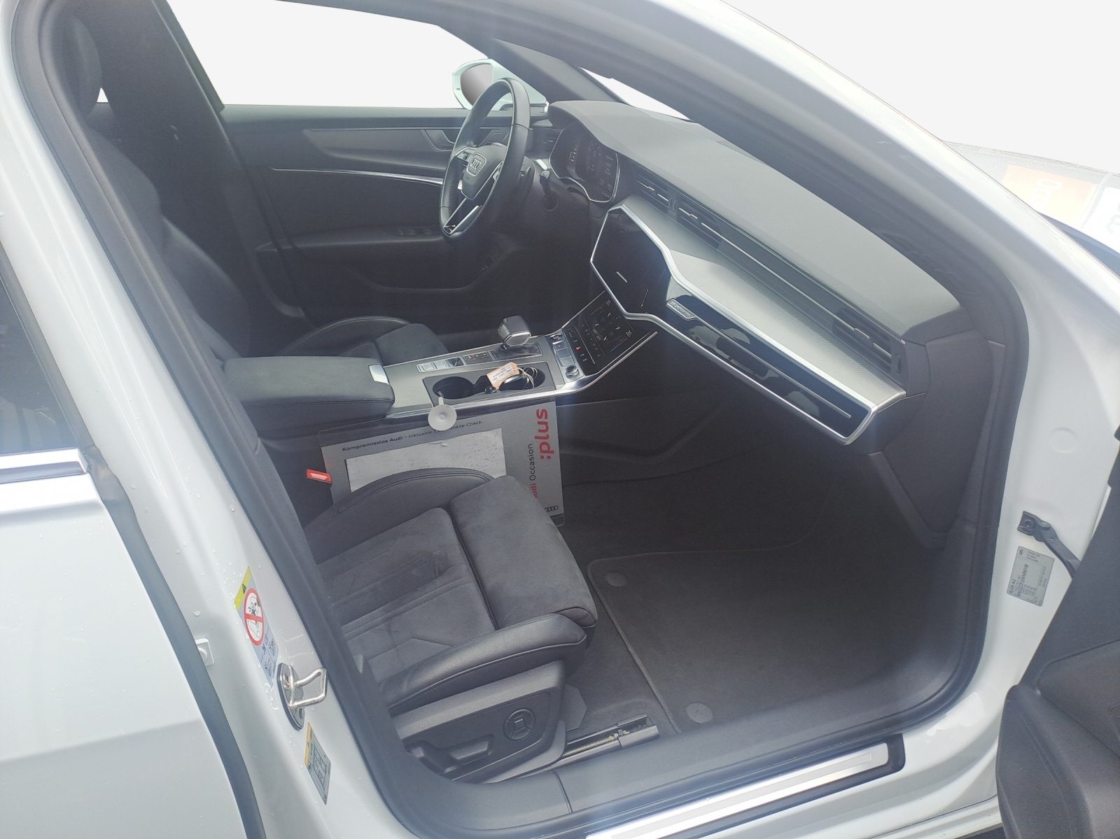 AUDI A6 Avant 45 TFSI Sport S-tronic quattro-image-13