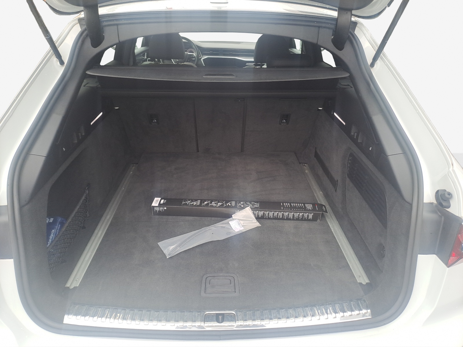 AUDI A6 Avant 45 TFSI Sport S-tronic quattro-image-12