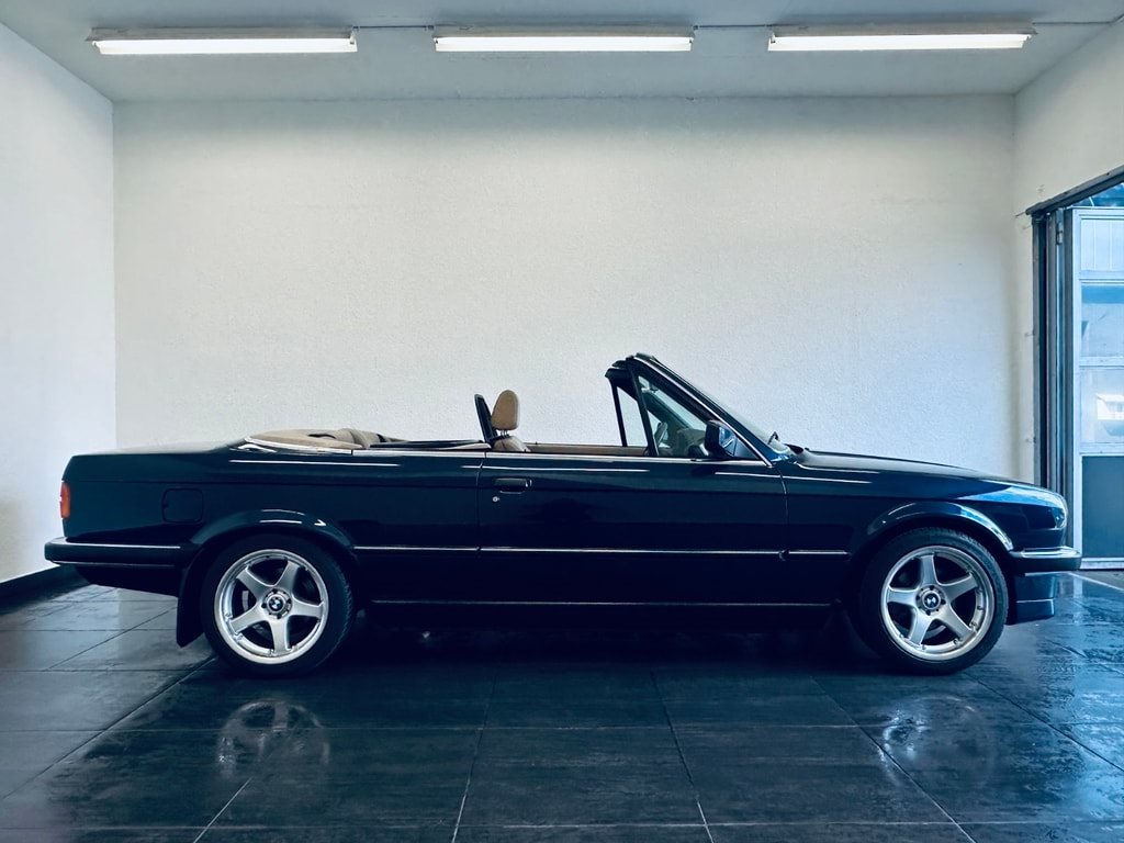 BMW 325 i Cabrio-image-4