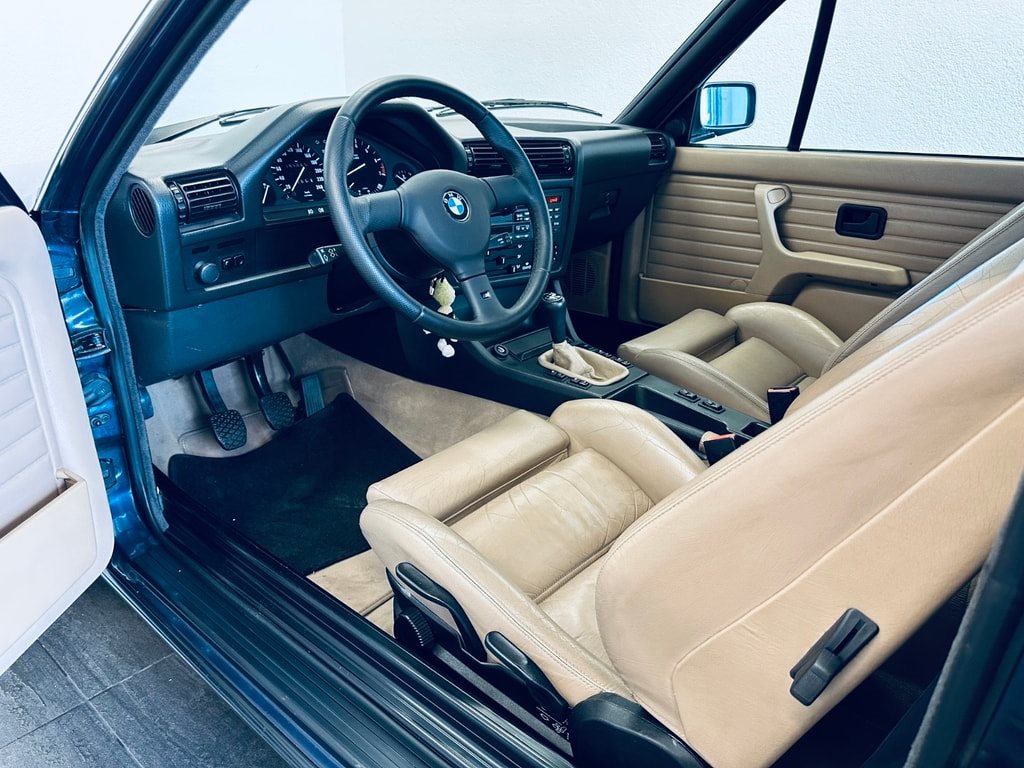 BMW 325 i Cabrio-image-17