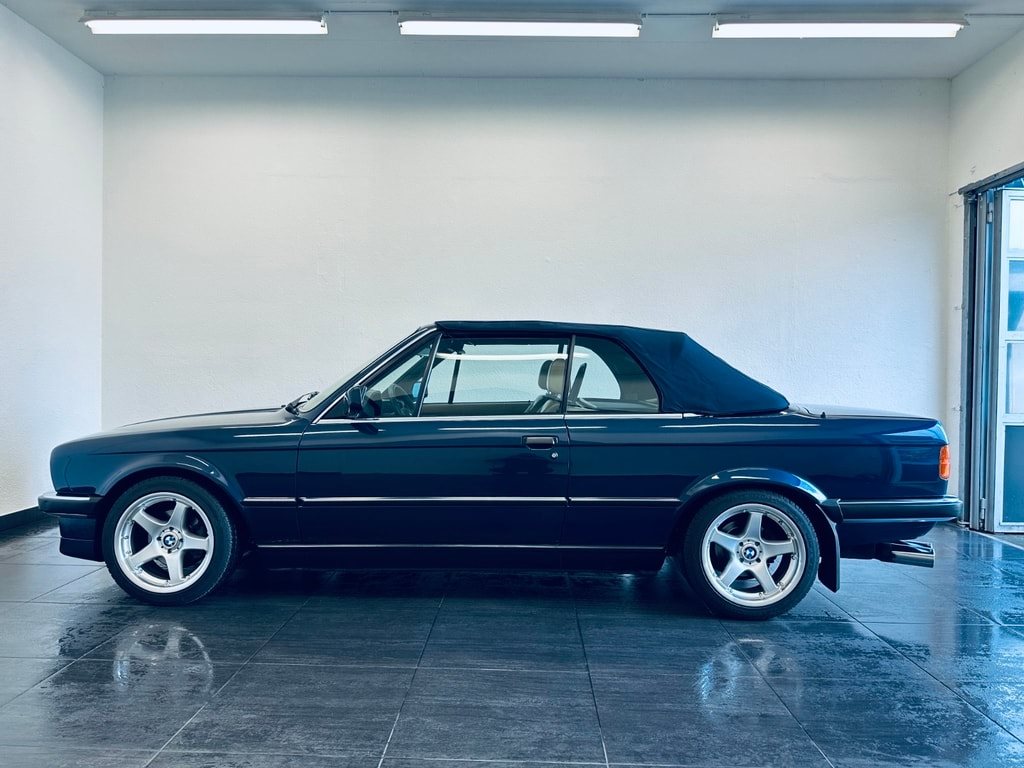 BMW 325 i Cabrio-image-11