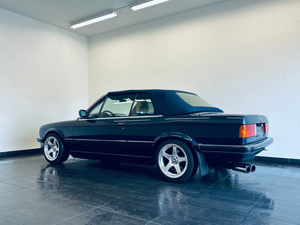 BMW 325 i Cabrio-image-9