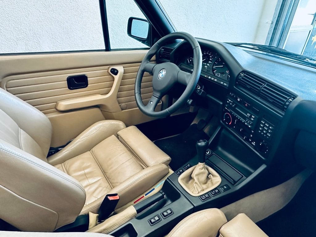 BMW 325 i Cabrio-image-14