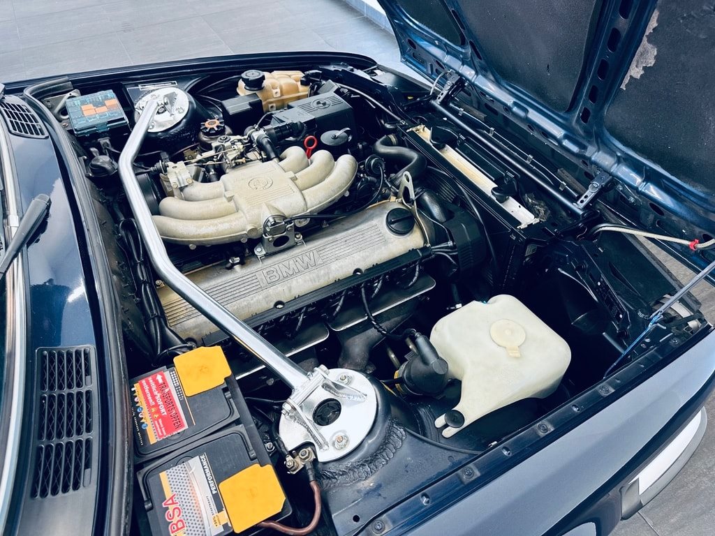 BMW 325 i Cabrio-image-28