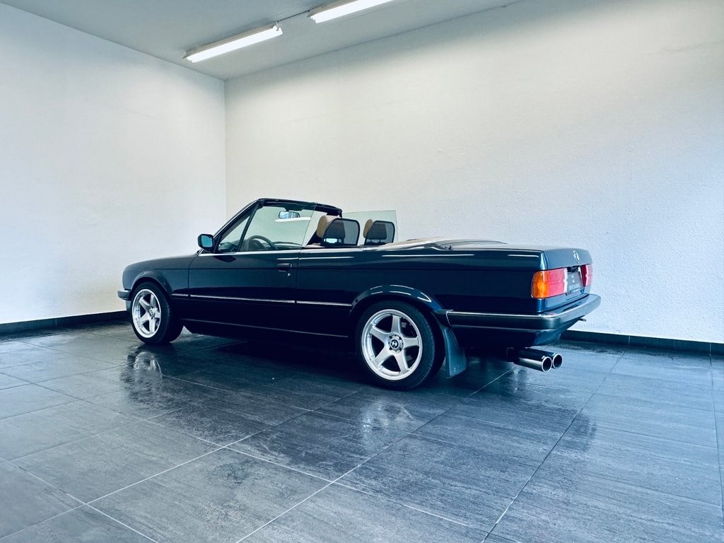 BMW 325 i Cabrio-image-8