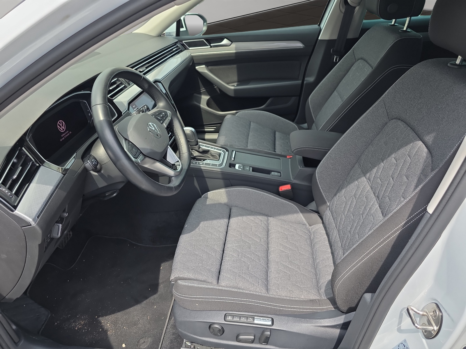 VW Passat 2.0 TDI BMT Business DSG-image-3