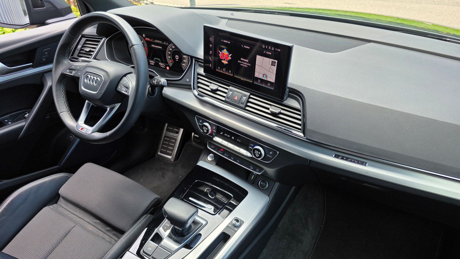AUDI Q5 40 TDI S-line quattro S-tronic-image-22