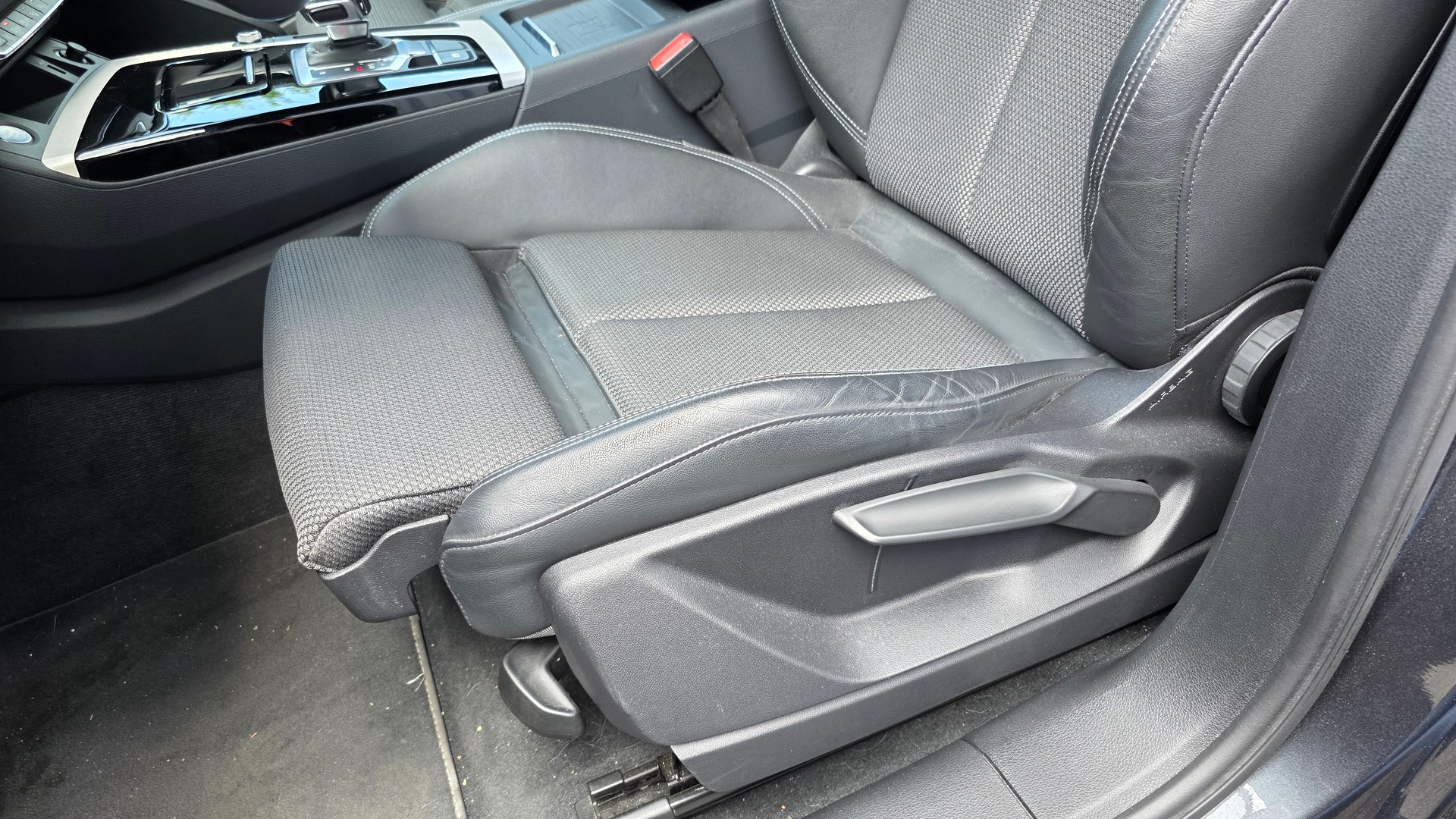 AUDI Q5 40 TDI S-line quattro S-tronic-image-14
