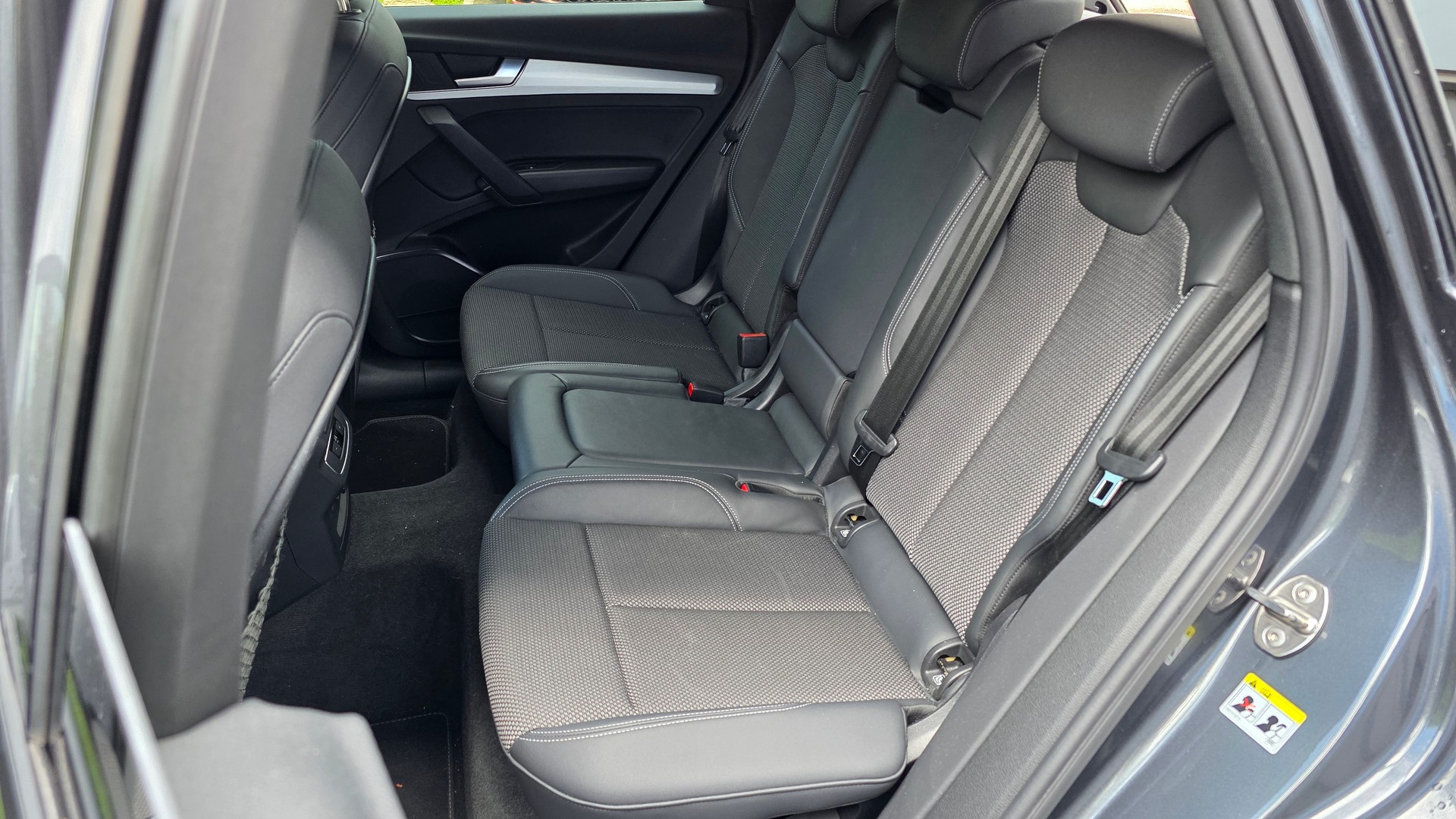 AUDI Q5 40 TDI S-line quattro S-tronic-image-9