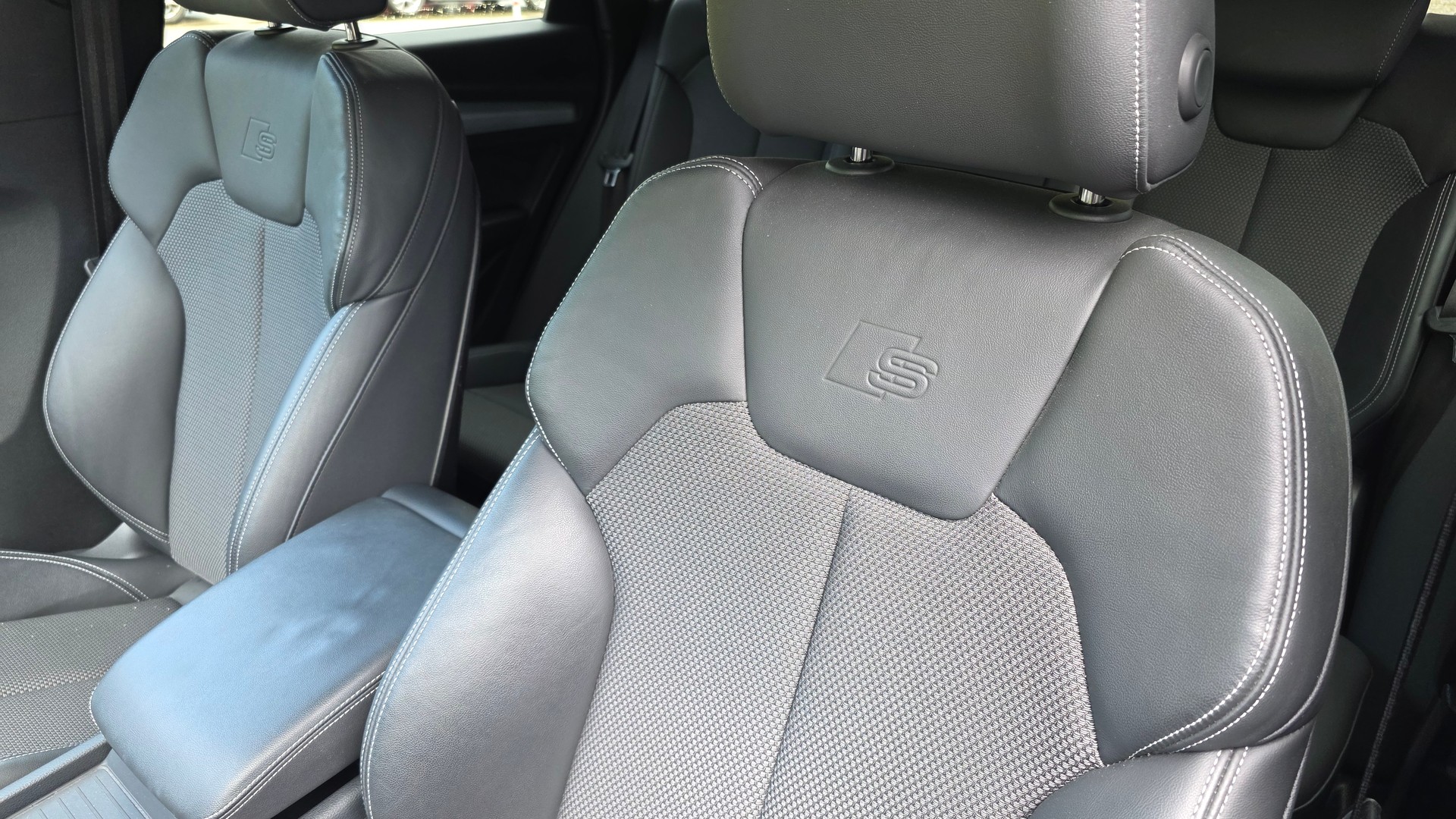 AUDI Q5 40 TDI S-line quattro S-tronic-image-13