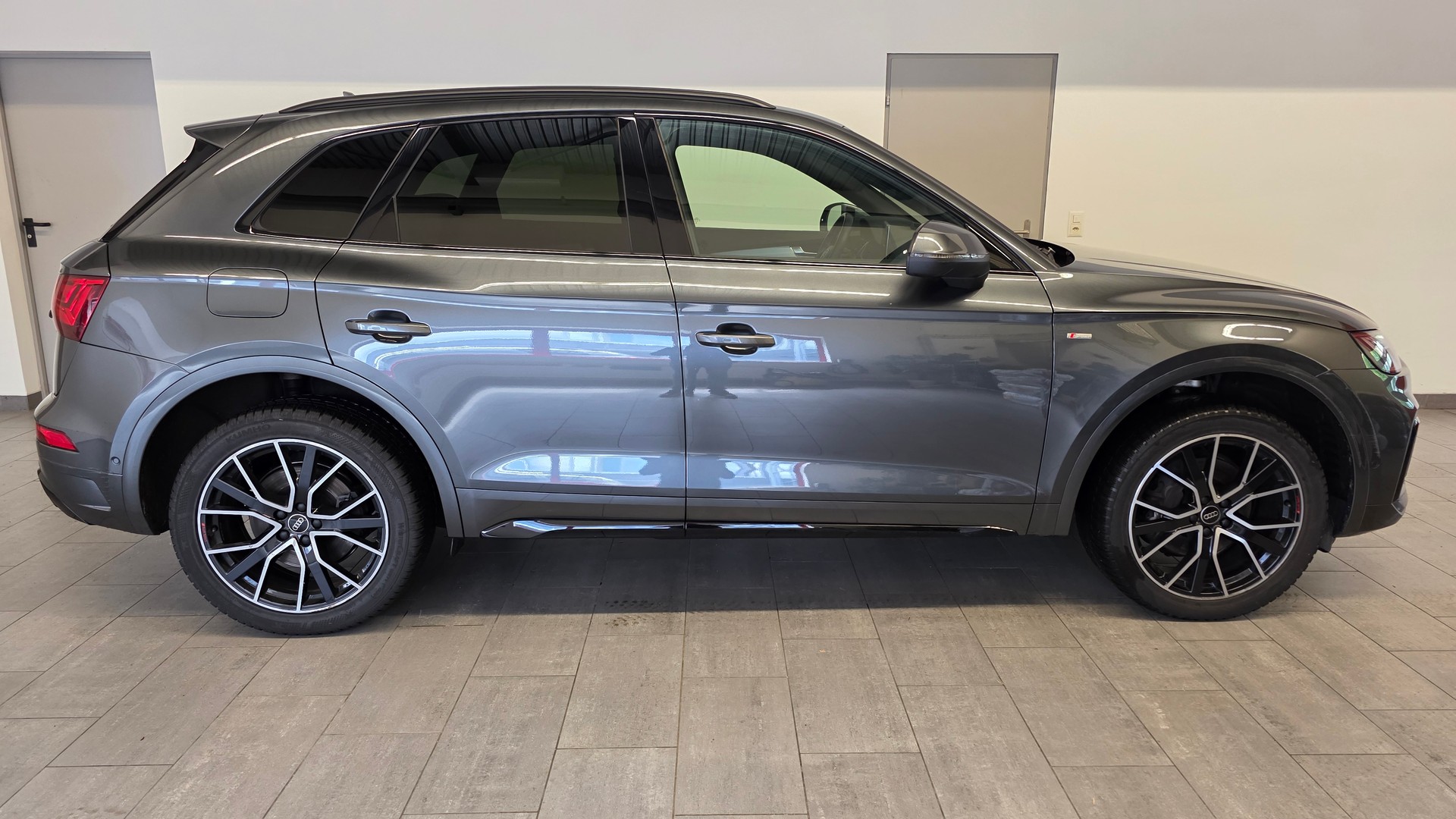 AUDI Q5 40 TDI S-line quattro S-tronic-showroom-element-2