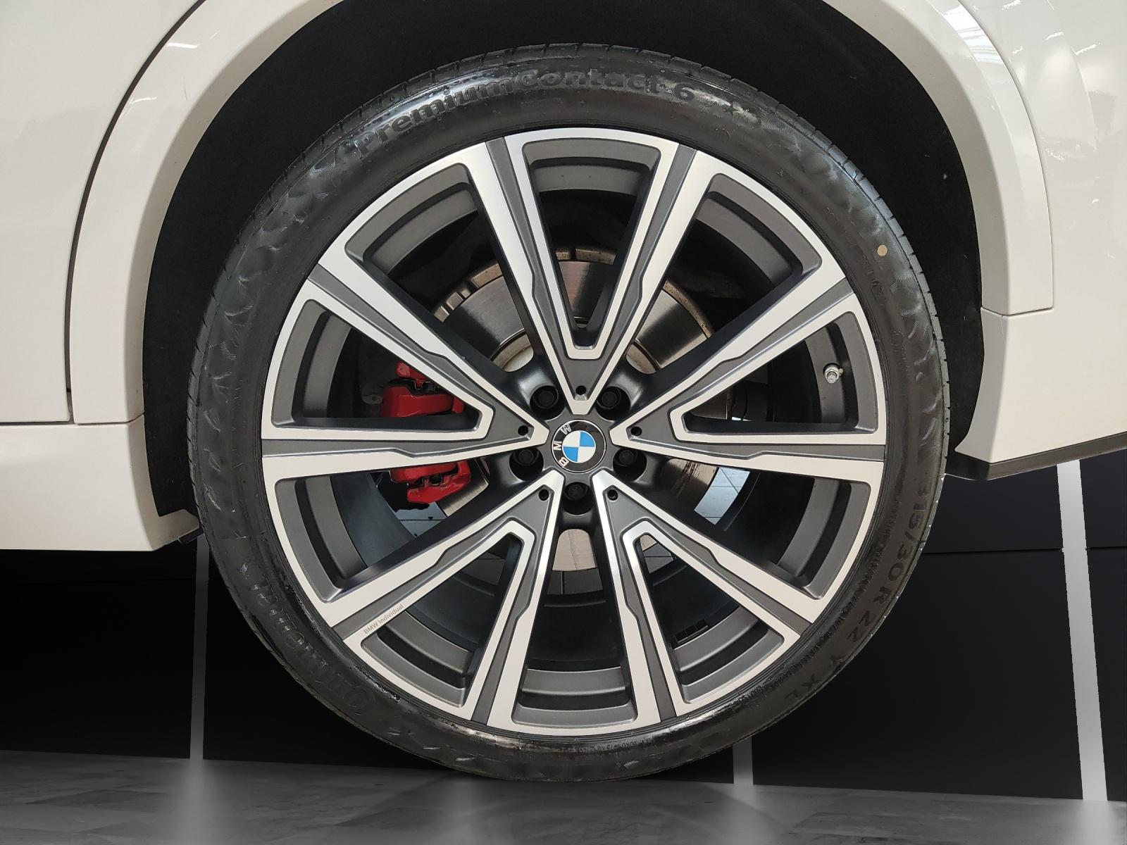 BMW X5 M50i xDrive-image-6
