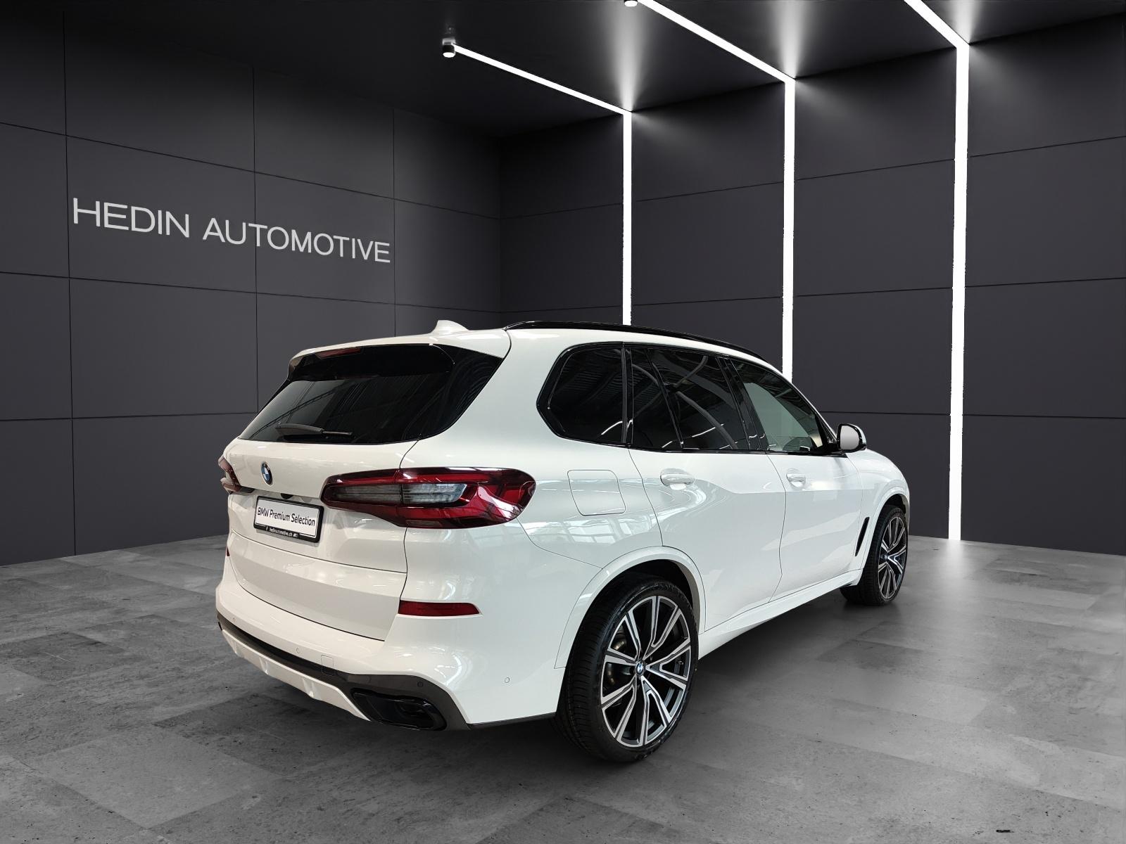 BMW X5 M50i xDrive-image-18