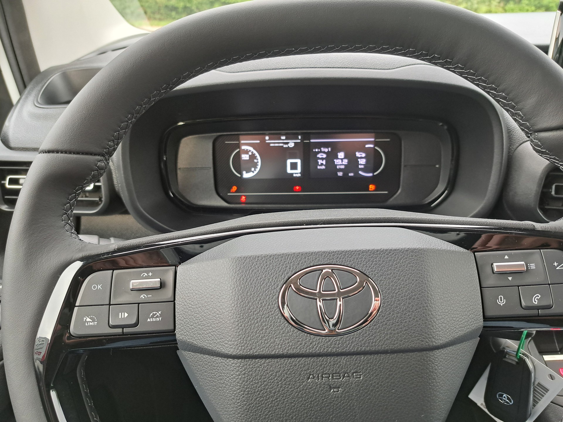 TOYOTA Proace City Van 1.2 Active Medium-image-10