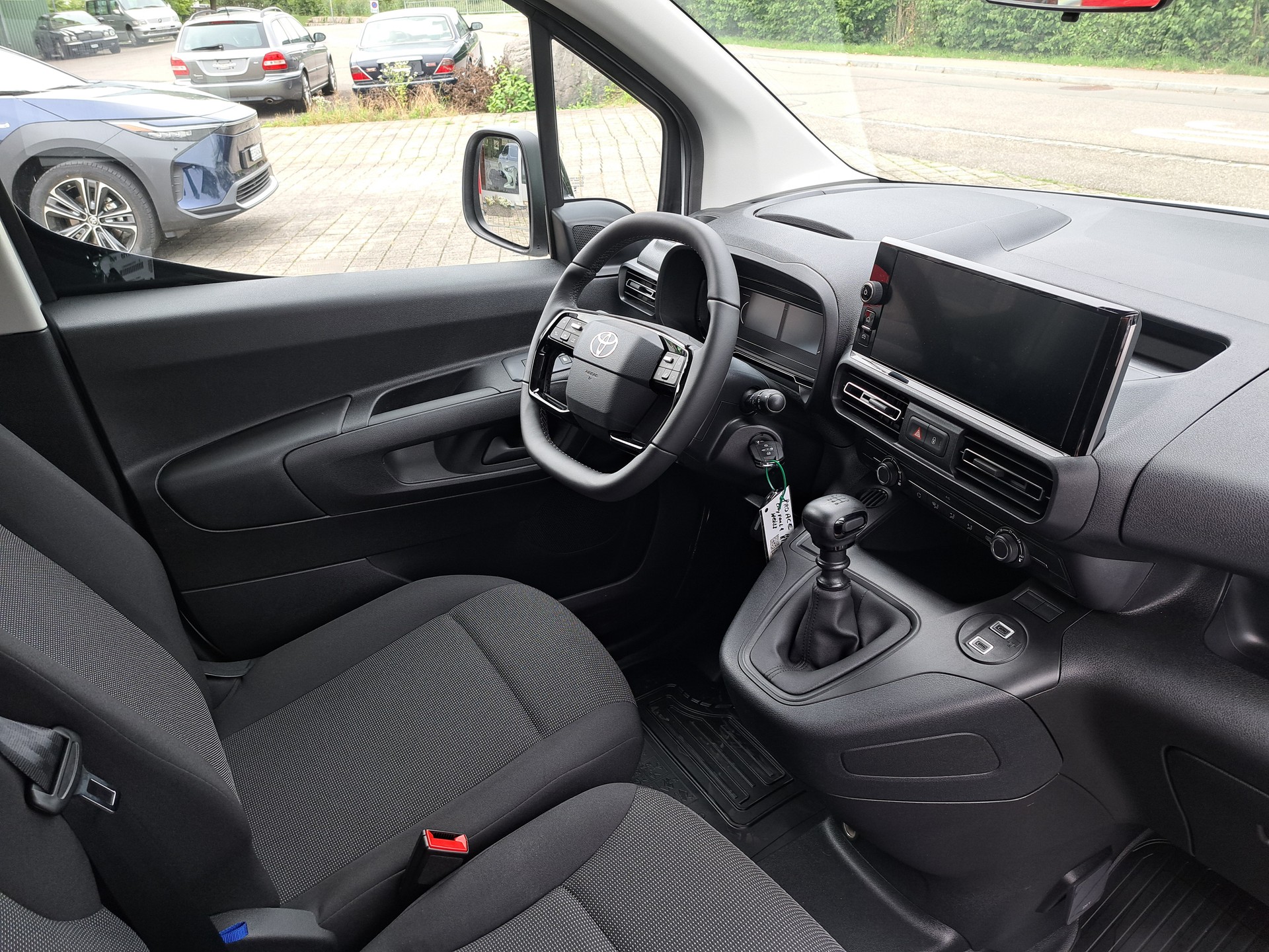 TOYOTA Proace City Van 1.2 Active Medium-image-3