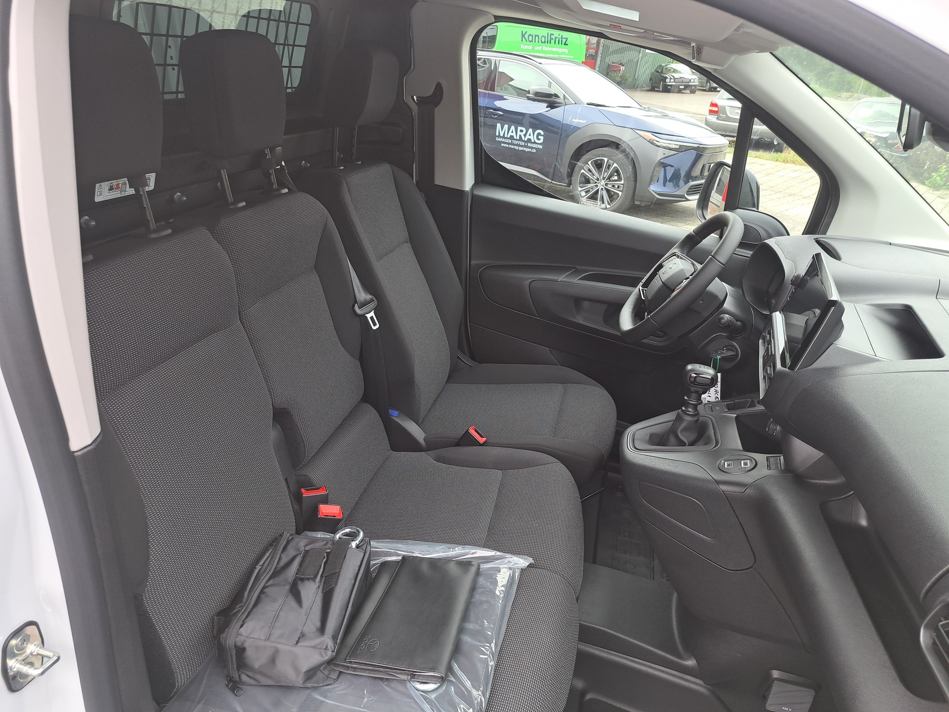 TOYOTA Proace City Van 1.2 Active Medium-image-4