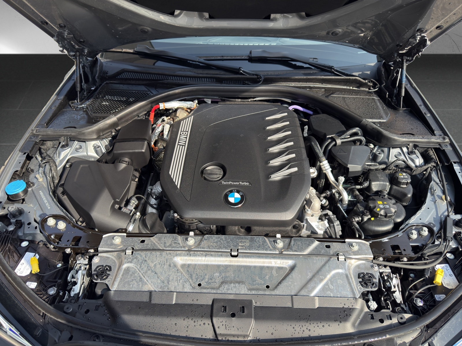BMW 330d xDrive 48V Steptronic M Sport-image-18